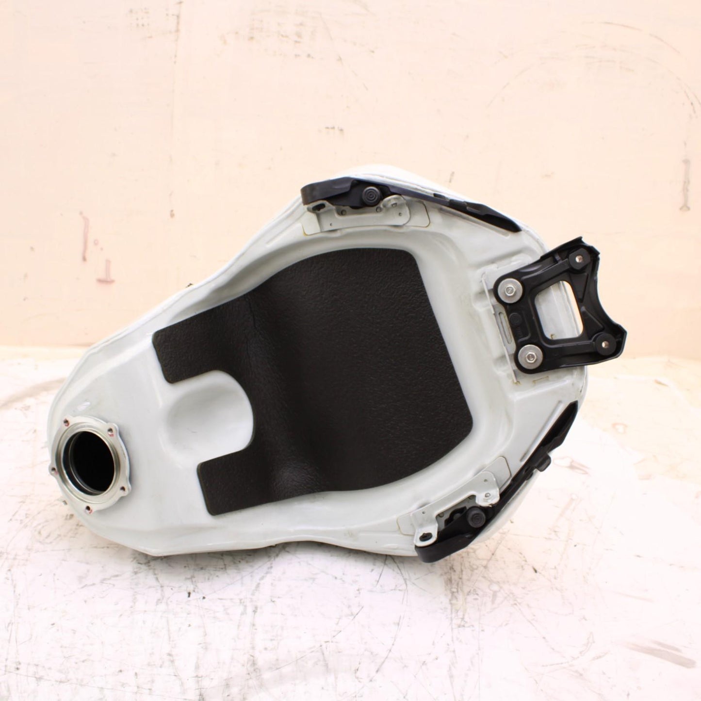 2024 - 2025 KAWASAKI NINJA ZX6R GAS TANK FUEL CELL PETROL RESERVOIR *SCUFFED*
