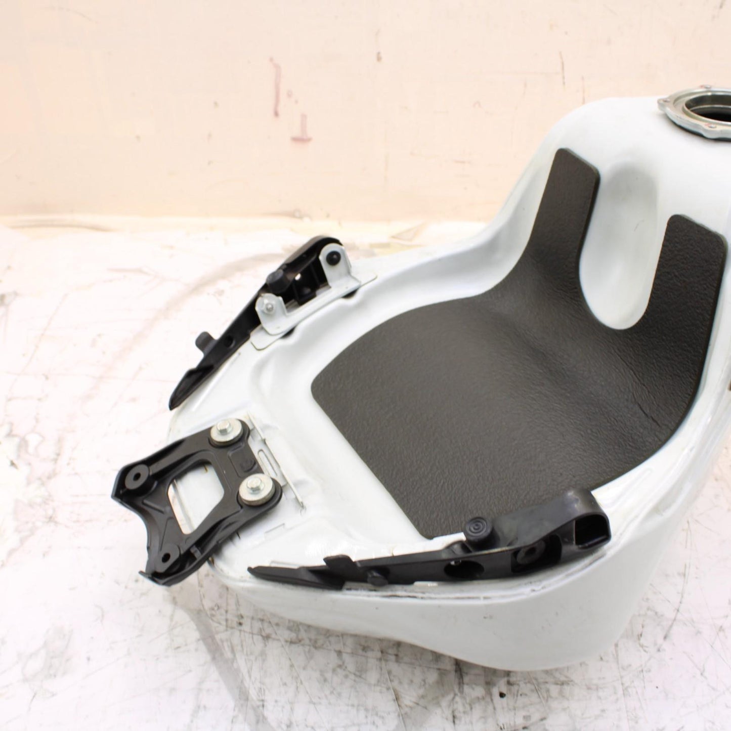 2024 - 2025 KAWASAKI NINJA ZX6R GAS TANK FUEL CELL PETROL RESERVOIR *SCUFFED*