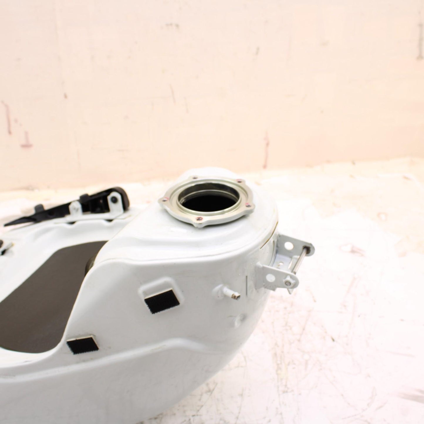 2024 - 2025 KAWASAKI NINJA ZX6R GAS TANK FUEL CELL PETROL RESERVOIR *SCUFFED*