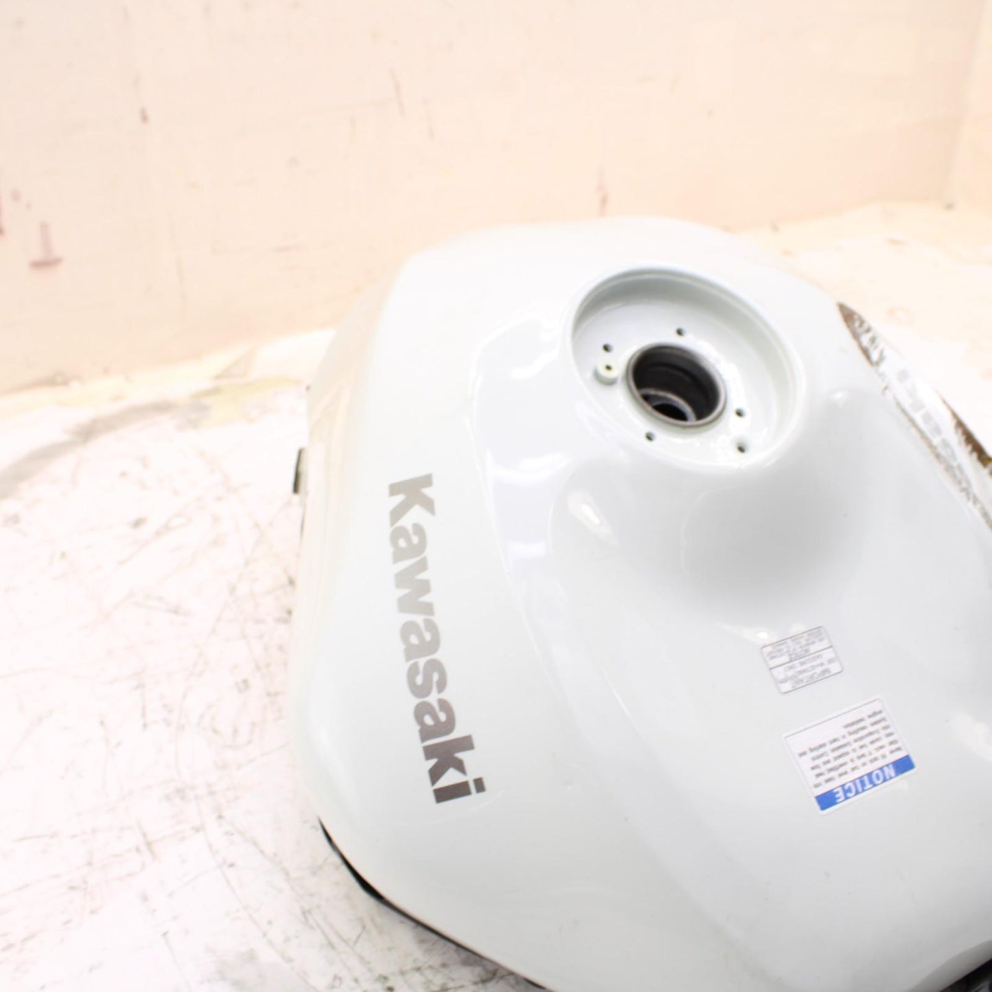 2024 - 2025 KAWASAKI NINJA ZX6R GAS TANK FUEL CELL PETROL RESERVOIR *SCUFFED*