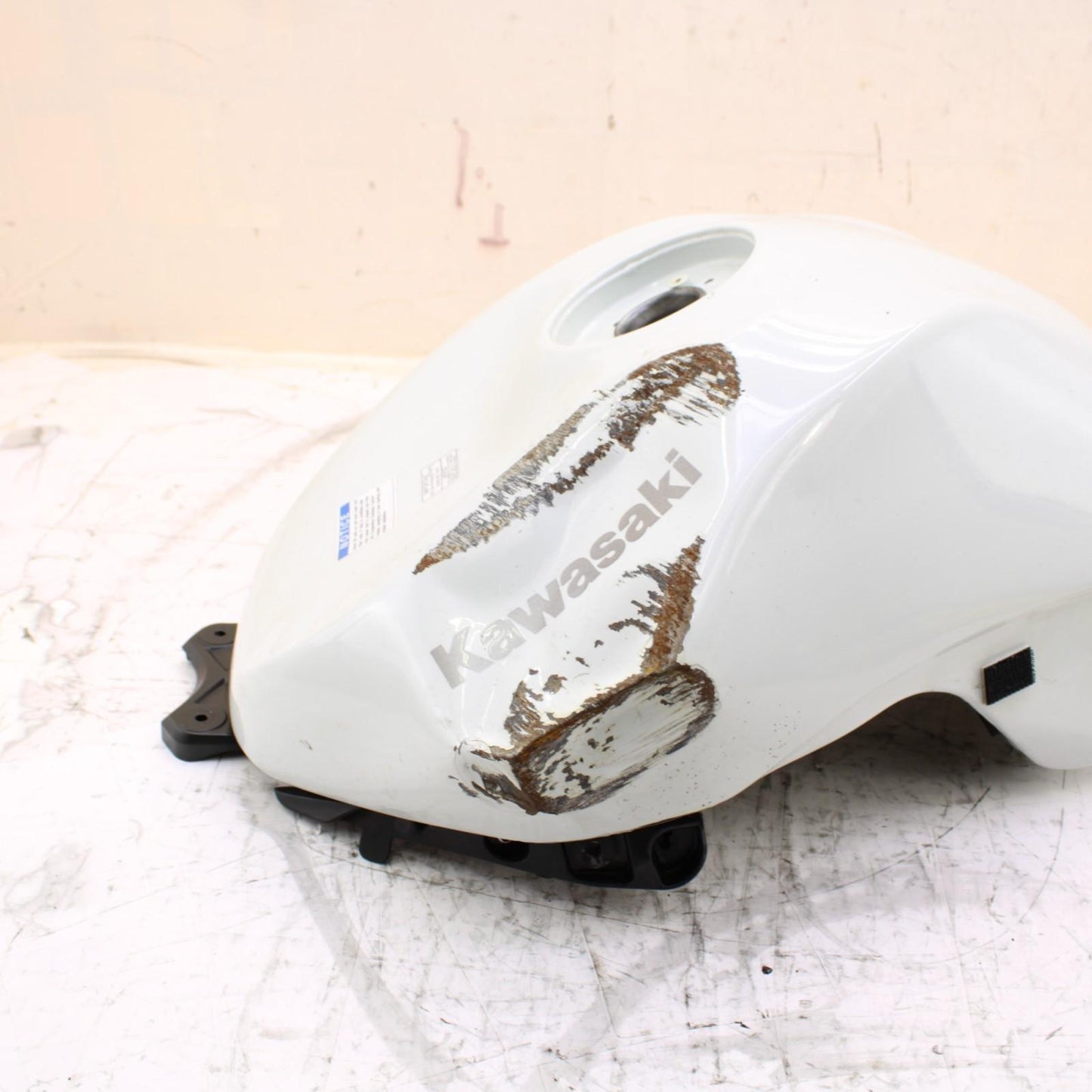 2024 - 2025 KAWASAKI NINJA ZX6R GAS TANK FUEL CELL PETROL RESERVOIR *SCUFFED*