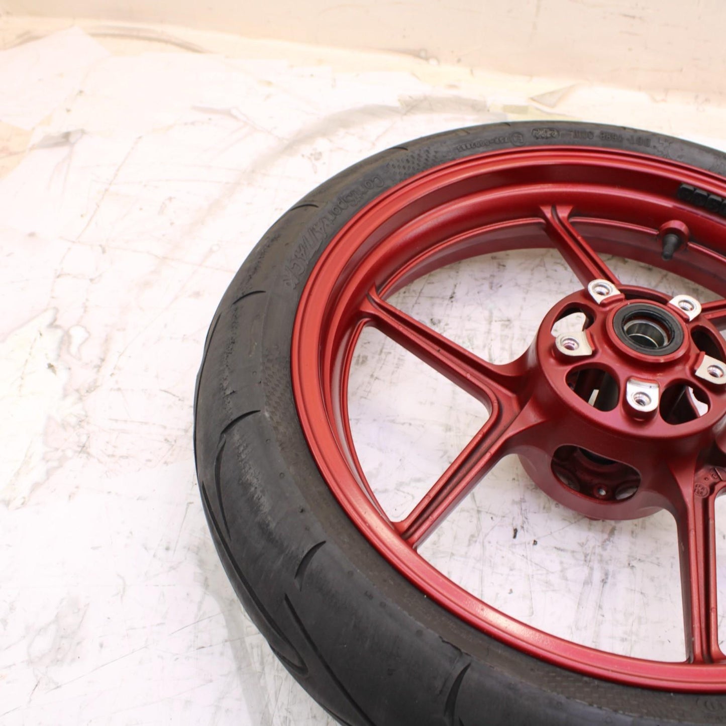 2024 - 2025 KAWASAKI NINJA ZX6R FRONT WHEEL RIM TIRE RED STOCK OEM *SCUFFED*