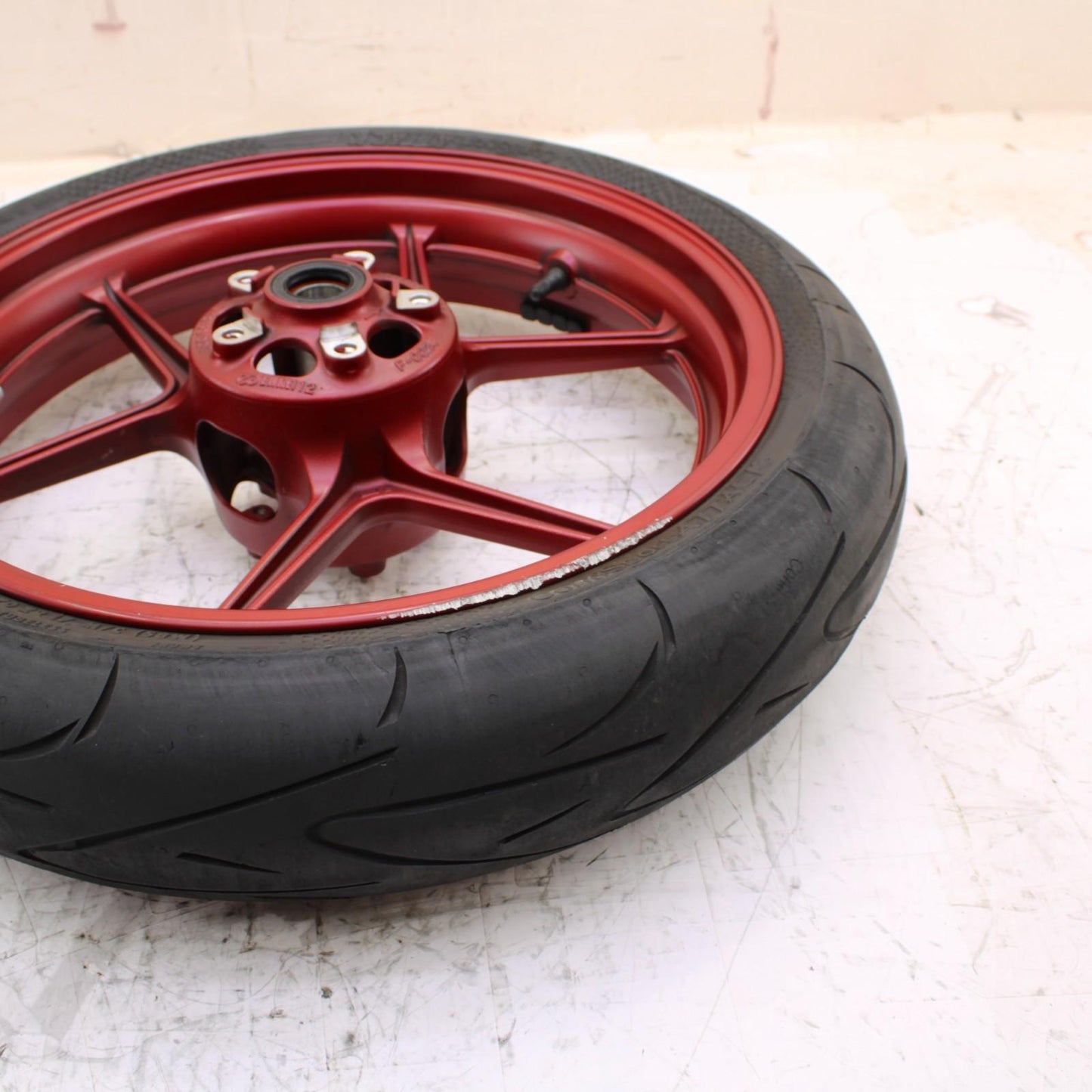 2024 - 2025 KAWASAKI NINJA ZX6R FRONT WHEEL RIM TIRE RED STOCK OEM *SCUFFED*