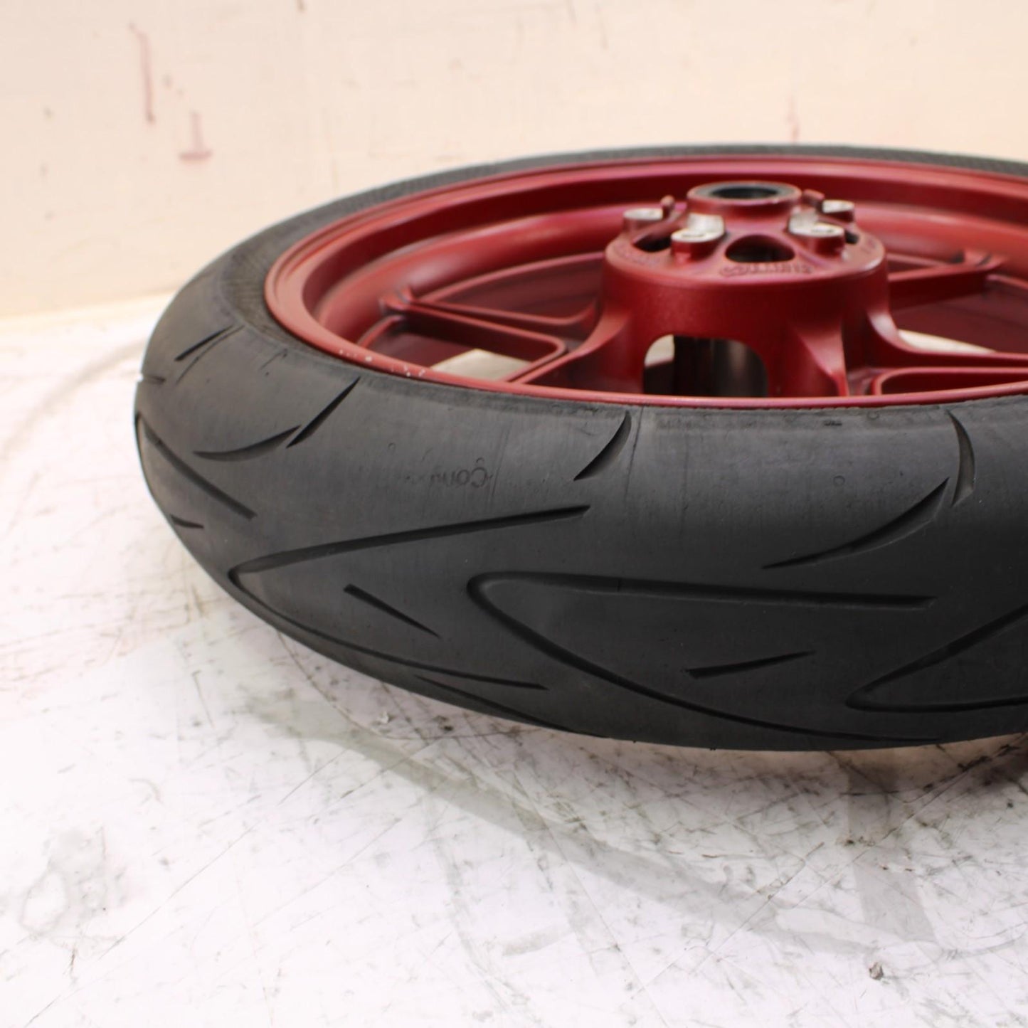 2024 - 2025 KAWASAKI NINJA ZX6R FRONT WHEEL RIM TIRE RED STOCK OEM *SCUFFED*