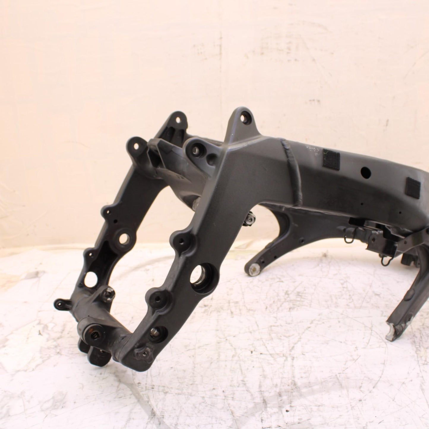 2024 - 2025 KAWASAKI NINJA ZX6R MAIN FRAME BODY CHASSIS STOCK OEM *DAMAGE. READ*
