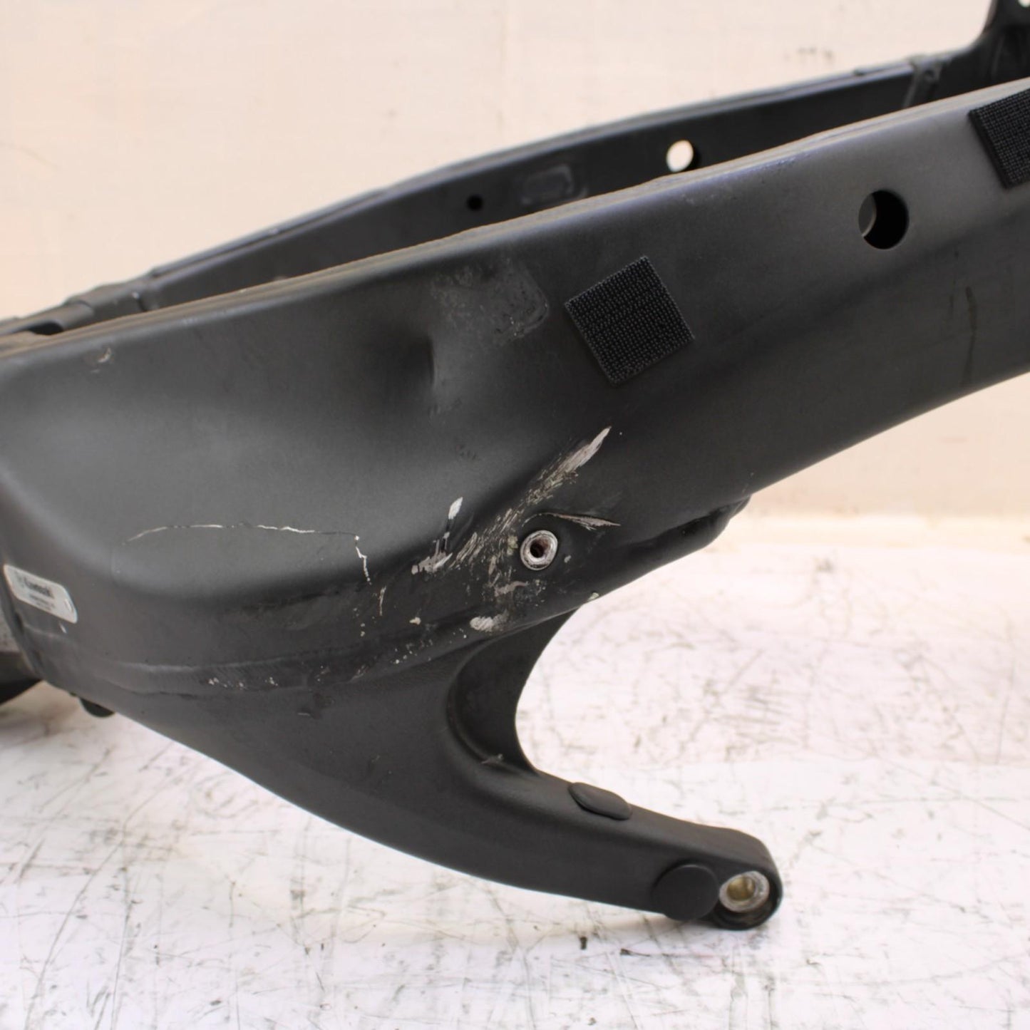 2024 - 2025 KAWASAKI NINJA ZX6R MAIN FRAME BODY CHASSIS STOCK OEM *DAMAGE. READ*