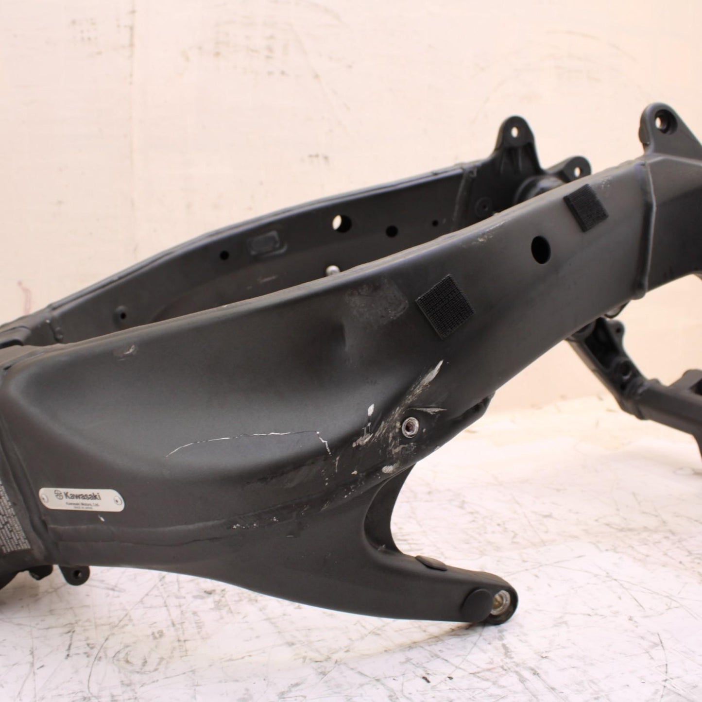 2024 - 2025 KAWASAKI NINJA ZX6R MAIN FRAME BODY CHASSIS STOCK OEM *DAMAGE. READ*