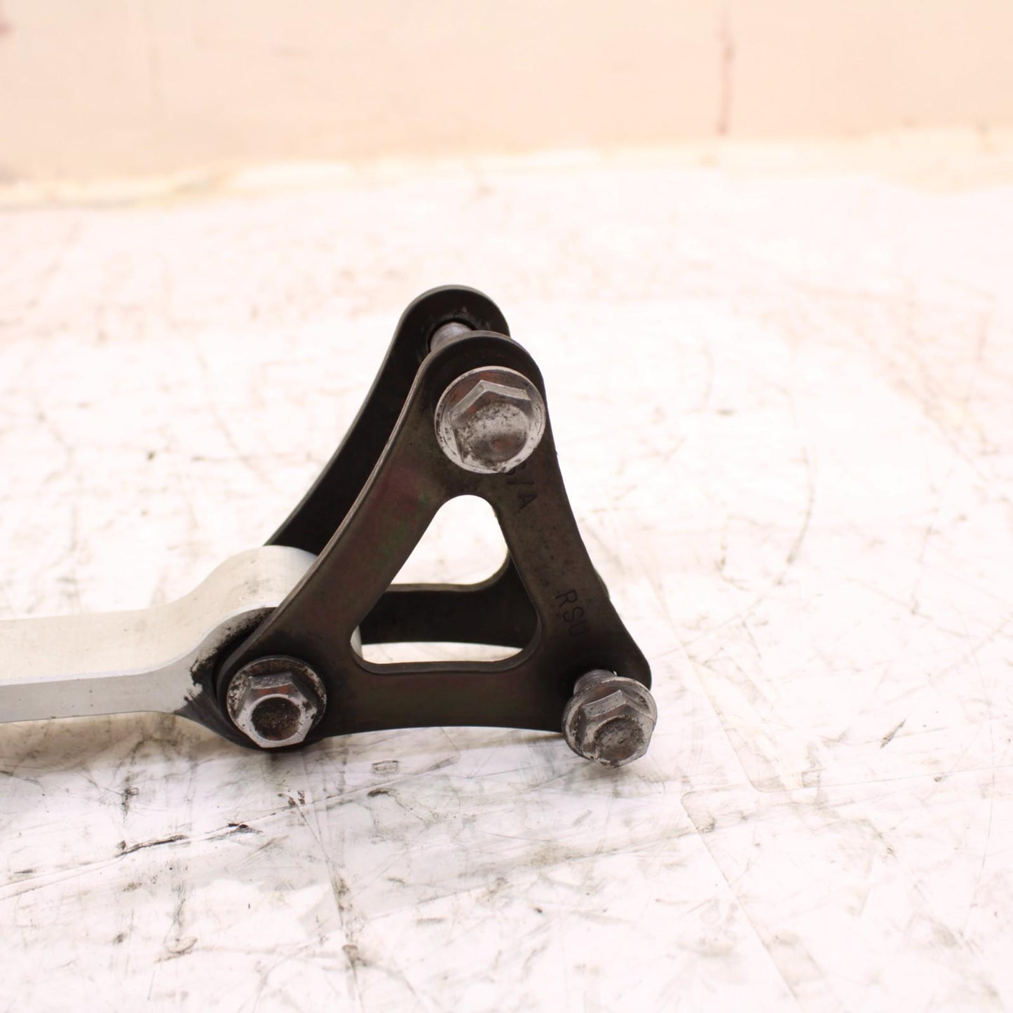 2013 - 2017 TRIUMPH DAYTONA 675R DOG BONE REAR SHOCK LINKAGE BACK BRACKET