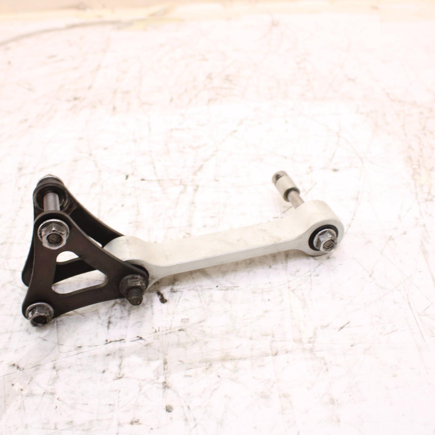 2013 - 2017 TRIUMPH DAYTONA 675R DOG BONE REAR SHOCK LINKAGE BACK BRACKET