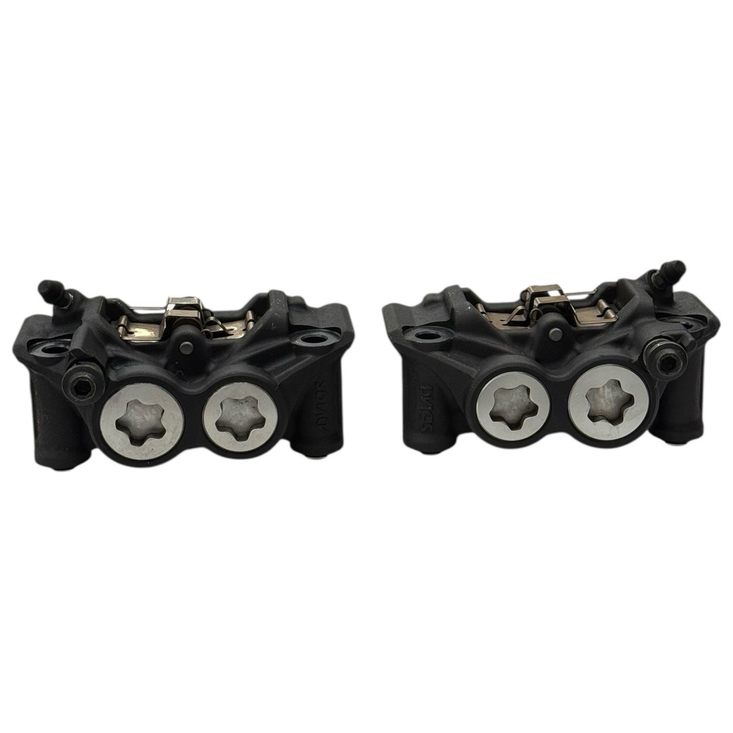 2008 - 2016 YAMAHA YZF R6 FRONT BRAKE CALIPER SET RIGHT LEFT PAIR CALIPERS SILVE