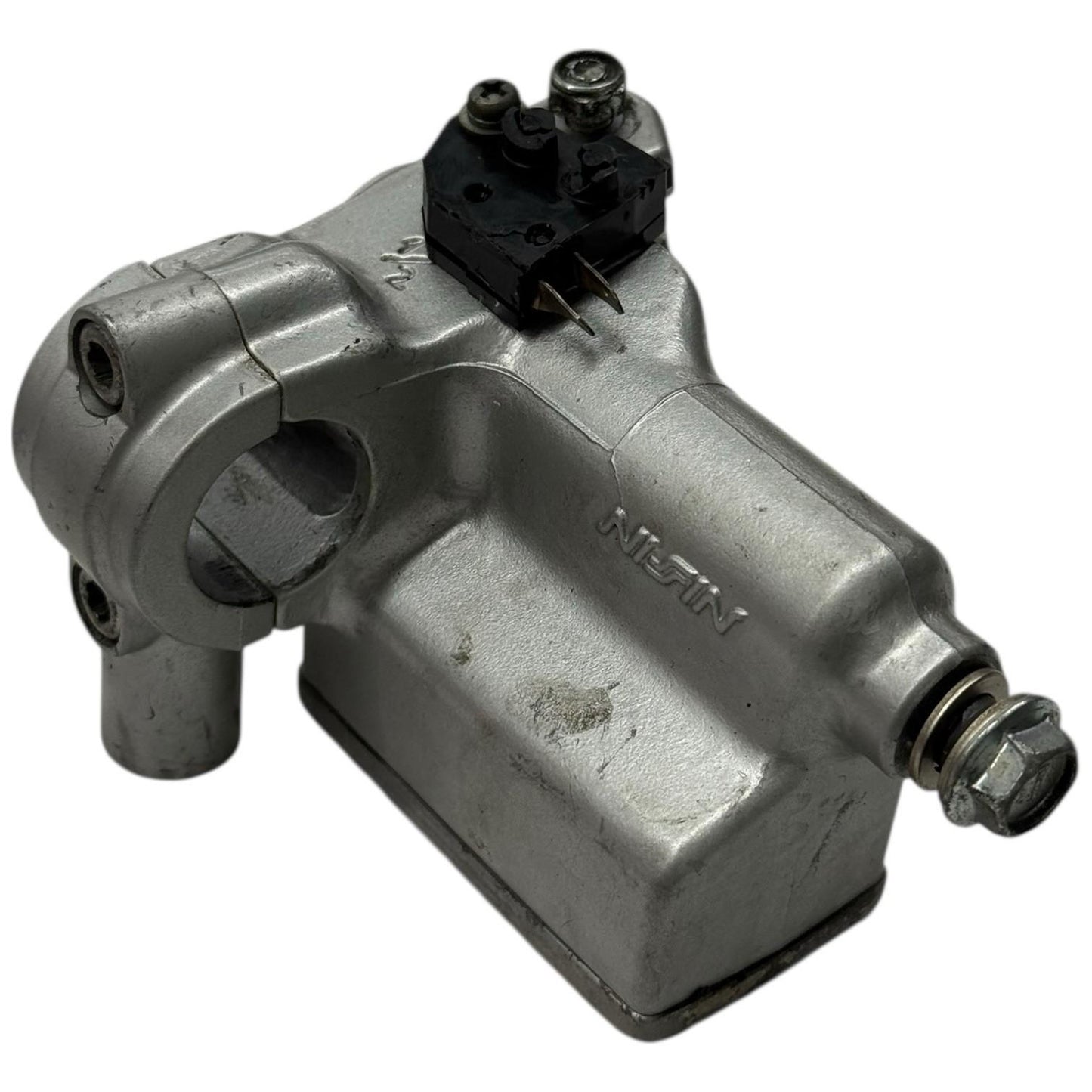 2005 - 2010 SUZUKI BOULEVARD FRONT BRAKE MASTER CYLINDER SILVER RESERVOIR OEM