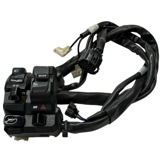 2020 - 2024 YAMAHA YZF R1 R1M HEADLIGHT SWITCH LEFT CONTROL ELECTRICAL *DAMAGED*