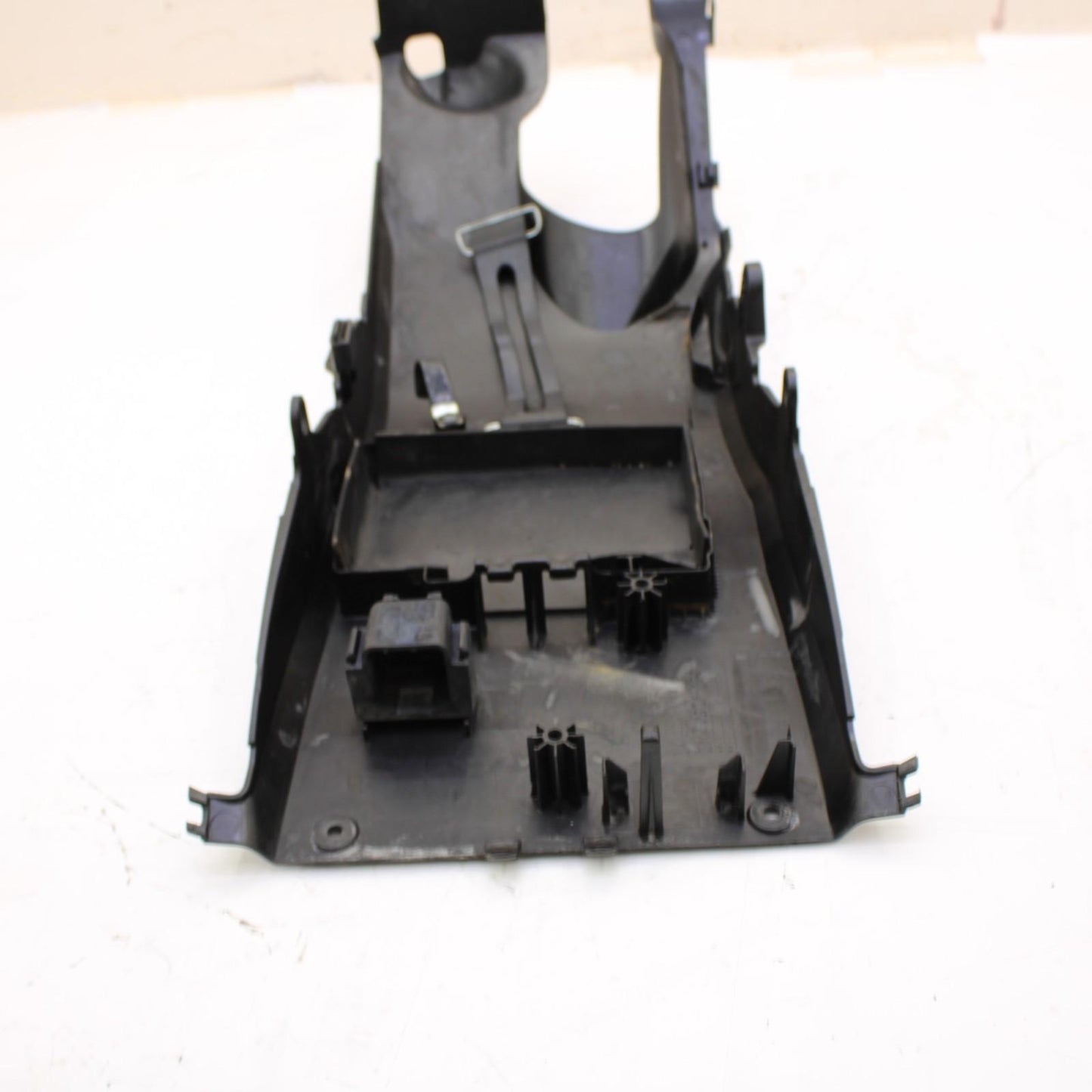 2011 - 2015 KAWASAKI NINJA ZX10R BATTERY TRAY HOLDER PLASTIC REAR UNDER TAIL OEM