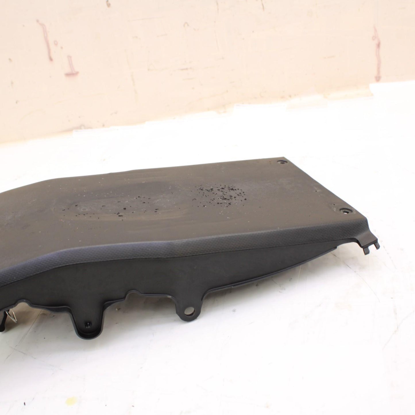 2011 - 2015 KAWASAKI NINJA ZX10R BATTERY TRAY HOLDER PLASTIC REAR UNDER TAIL OEM