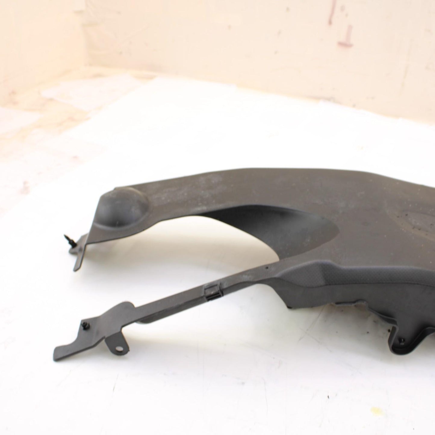 2011 - 2015 KAWASAKI NINJA ZX10R BATTERY TRAY HOLDER PLASTIC REAR UNDER TAIL OEM