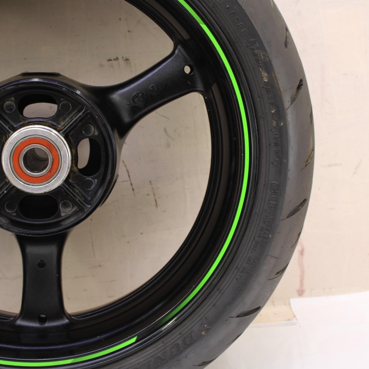 2011 - 2015 KAWASAKI NINJA ZX10R REAR WHEEL BACK RIM TIRE RUBBER *SLIGHT SCUFF*