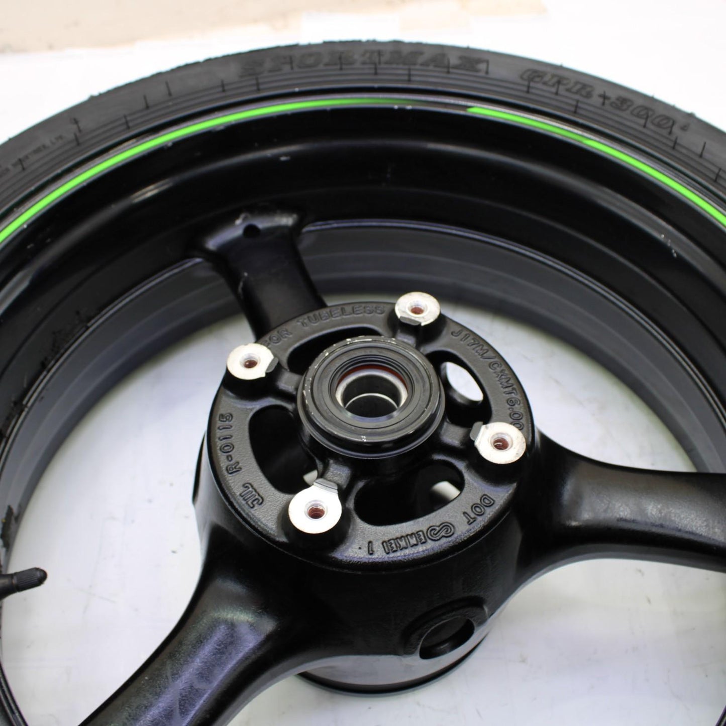 2011 - 2015 KAWASAKI NINJA ZX10R REAR WHEEL BACK RIM TIRE RUBBER *SLIGHT SCUFF*