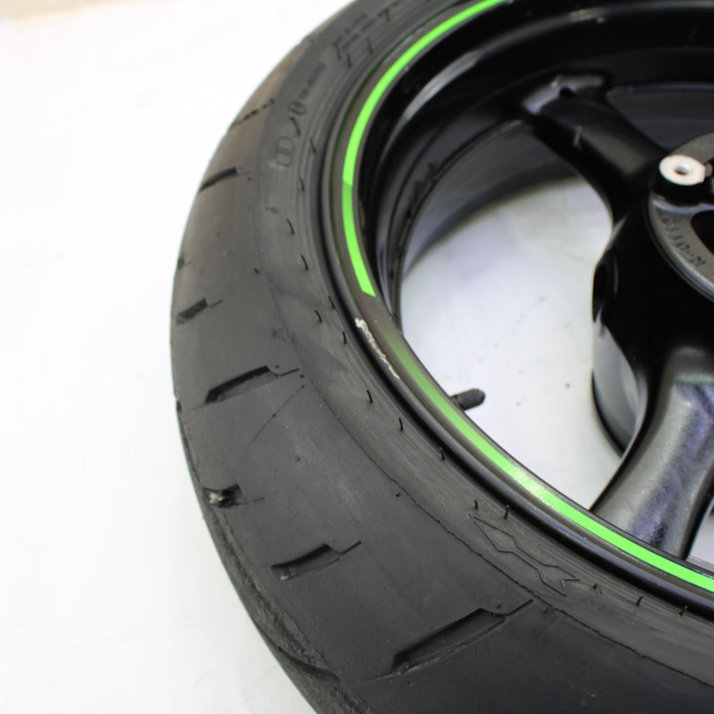 2011 - 2015 KAWASAKI NINJA ZX10R REAR WHEEL BACK RIM TIRE RUBBER *SLIGHT SCUFF*