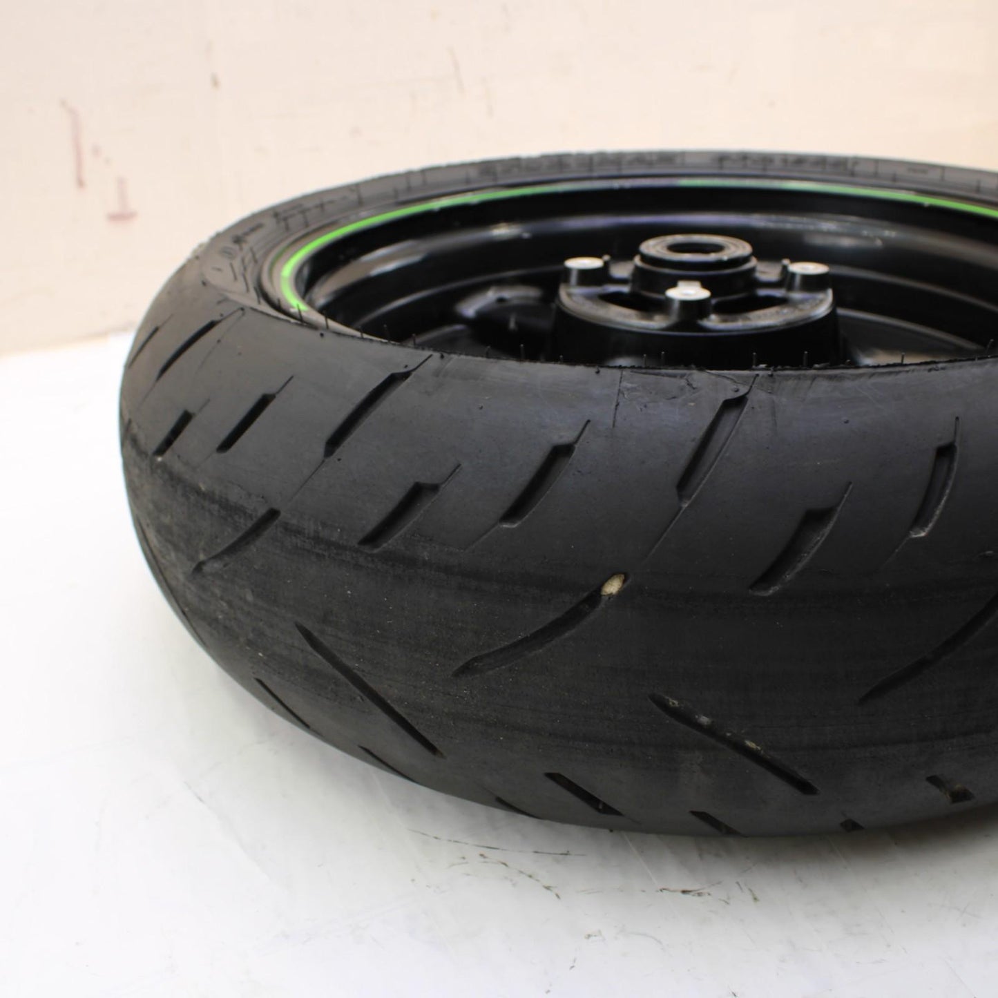 2011 - 2015 KAWASAKI NINJA ZX10R REAR WHEEL BACK RIM TIRE RUBBER *SLIGHT SCUFF*