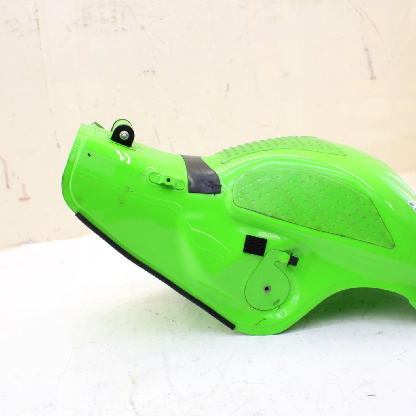 2011 - 2015 KAWASAKI NINJA ZX10R GAS TANK FUEL RESERVOIR PETROL GREEN *SCUFFED*