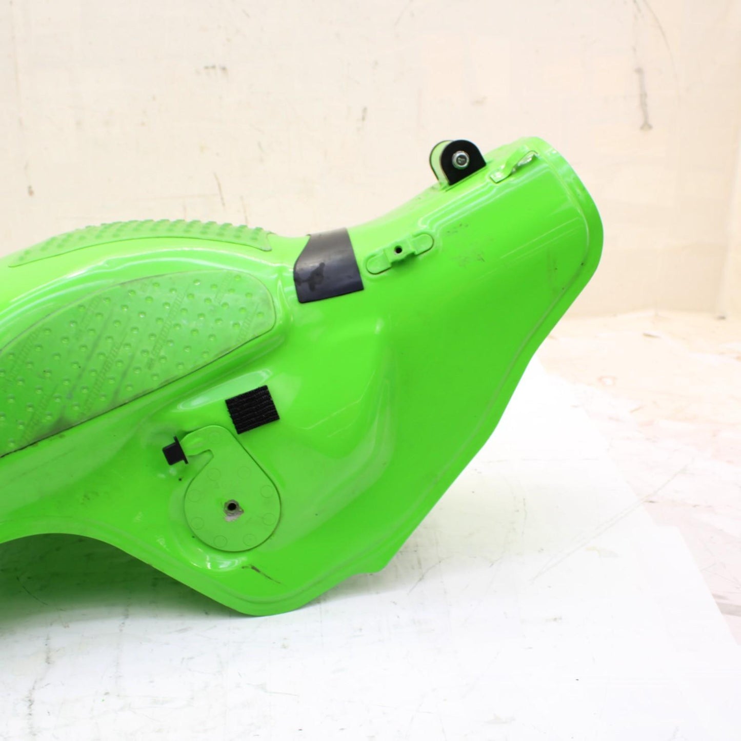 2011 - 2015 KAWASAKI NINJA ZX10R GAS TANK FUEL RESERVOIR PETROL GREEN *SCUFFED*