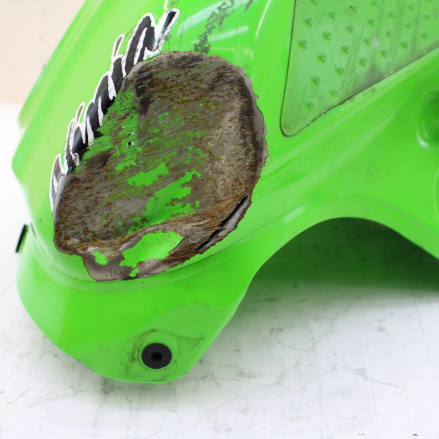 2011 - 2015 KAWASAKI NINJA ZX10R GAS TANK FUEL RESERVOIR PETROL GREEN *SCUFFED*