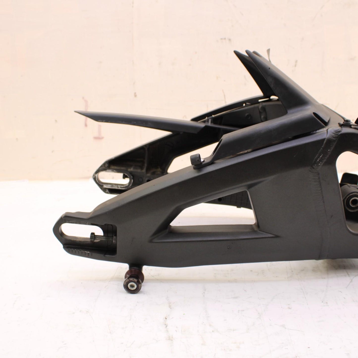 2011 - 2015 KAWASAKI NINJA ZX10R SWINGARM REAR WHEEL RIM BACK *SLIGHT SCUFFING*