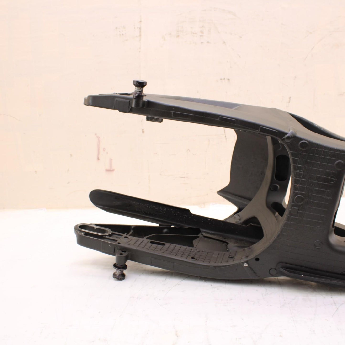 2011 - 2015 KAWASAKI NINJA ZX10R SWINGARM REAR WHEEL RIM BACK *SLIGHT SCUFFING*