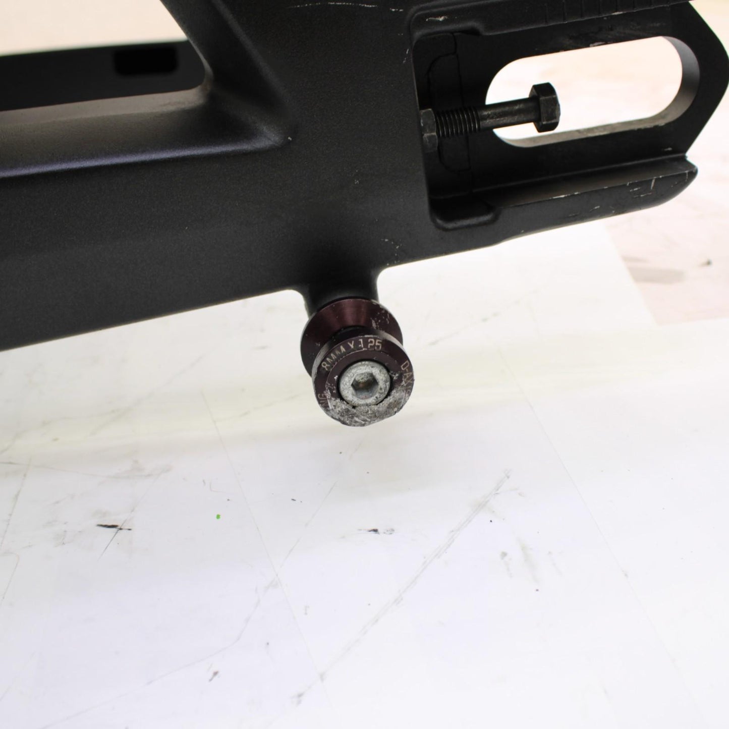 2011 - 2015 KAWASAKI NINJA ZX10R SWINGARM REAR WHEEL RIM BACK *SLIGHT SCUFFING*