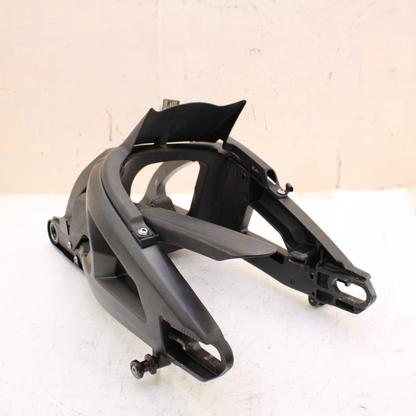 2011 - 2015 KAWASAKI NINJA ZX10R SWINGARM REAR WHEEL RIM BACK *SLIGHT SCUFFING*