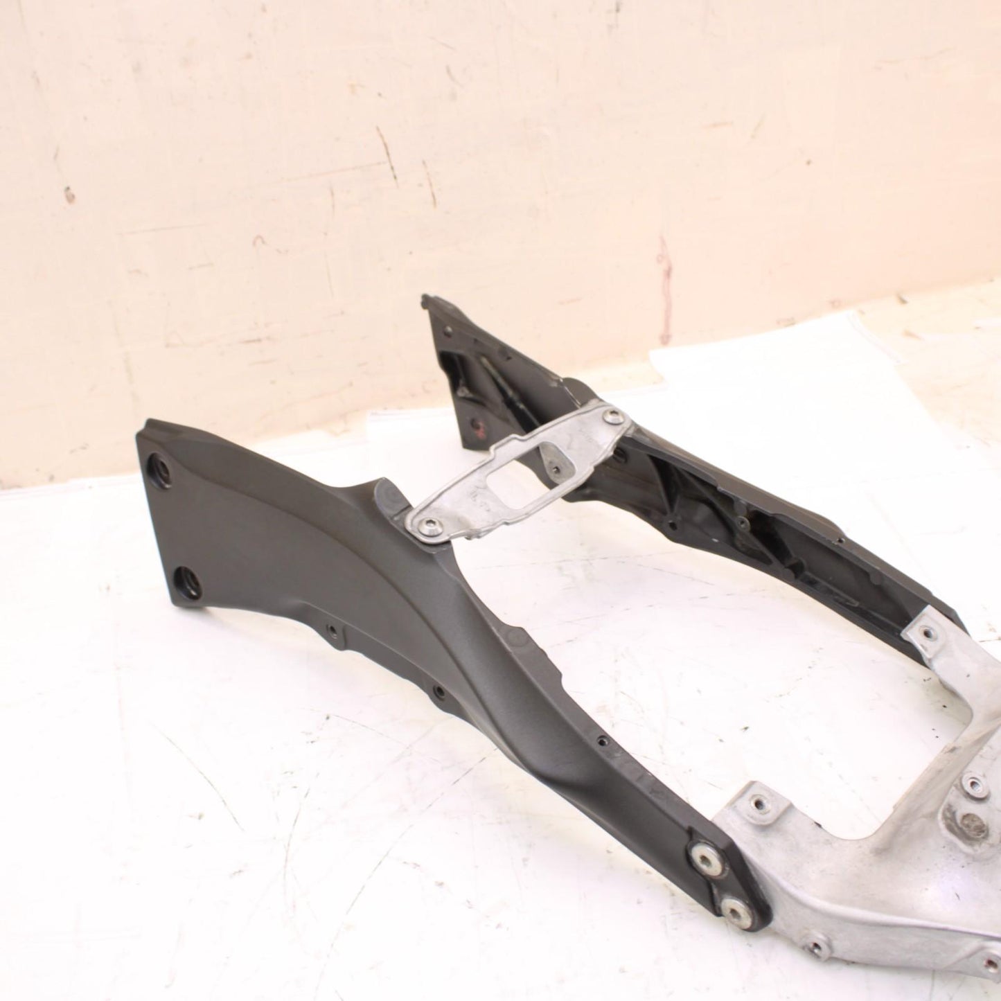2011 - 2015 KAWASAKI NINJA ZX10R SUB FRAME REAR CHASSIS MOUNT BACK STOCK OEM