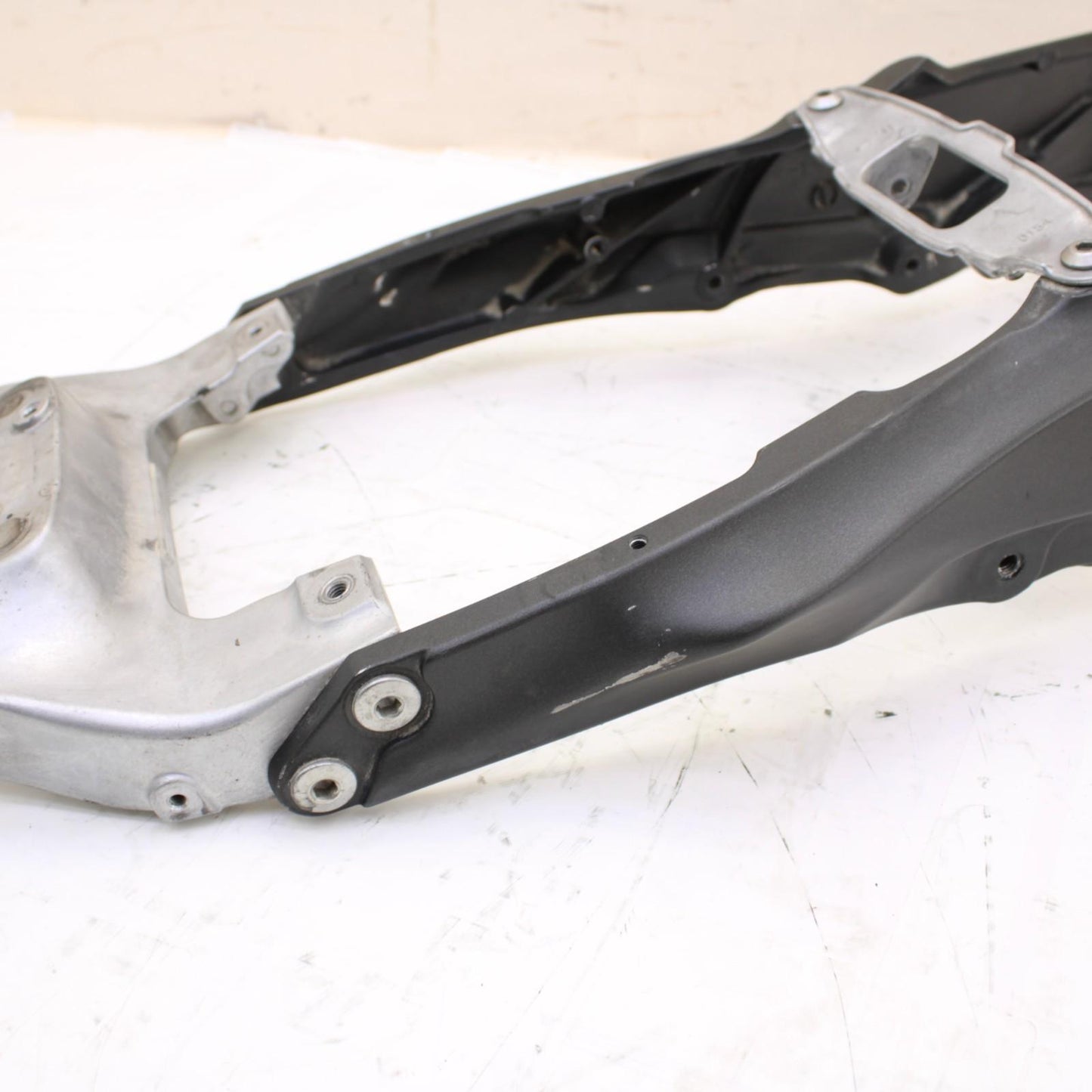 2011 - 2015 KAWASAKI NINJA ZX10R SUB FRAME REAR CHASSIS MOUNT BACK STOCK OEM