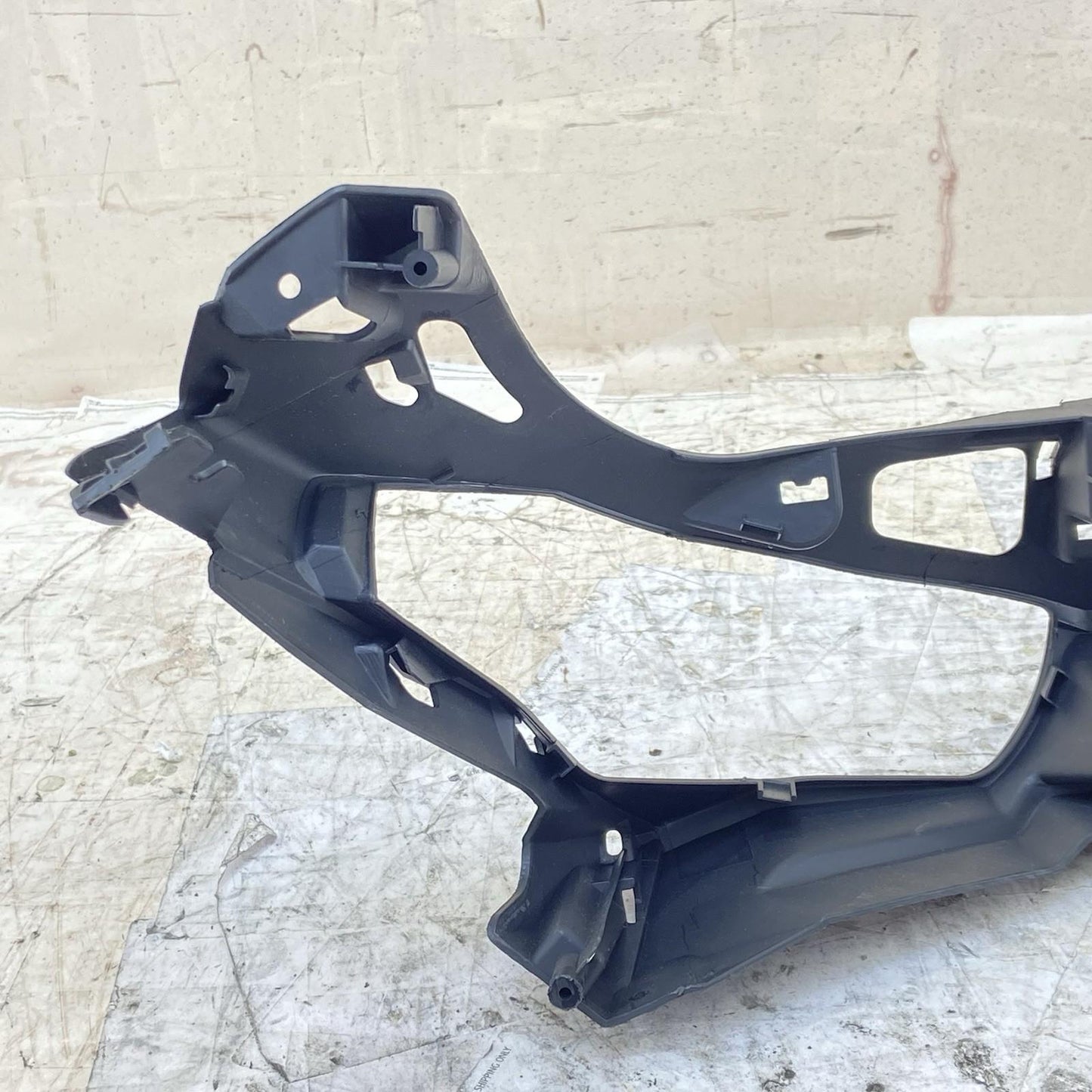 2015 - 2021 YAMAHA YZF R3 HEADLIGHT FAIRING UPPER FRONT COWL TRIM PLASTIC STOCK