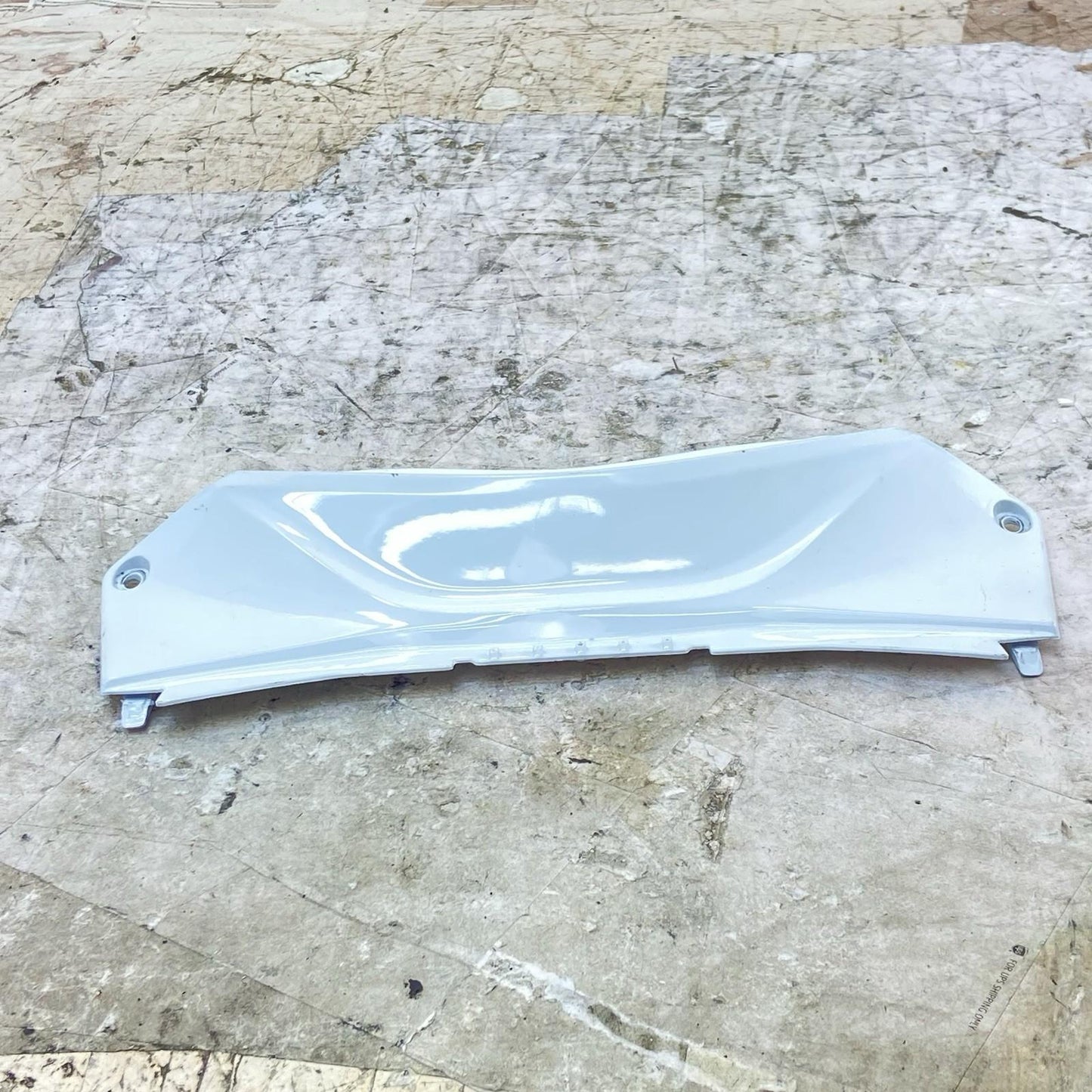 2015 - 2021 YAMAHA YZF R3 SEAT TRIM PLASTIC REAR BACK FAIRING PANEL WHITE