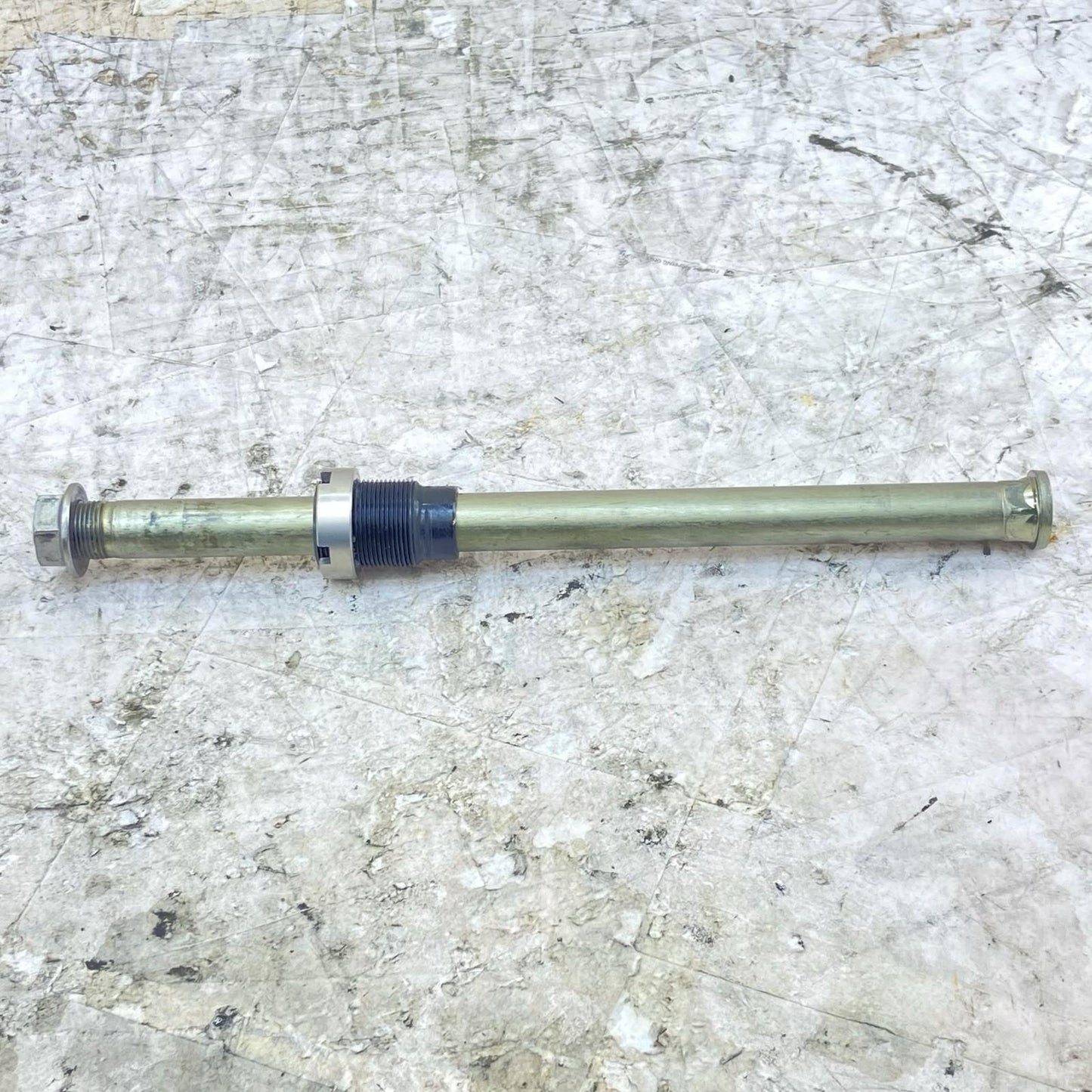 2019 - 2023 KAWASAKI NINJA ZX6R SWINGARM BOLT REAR SWING ARM PIVOT AXLE OEM