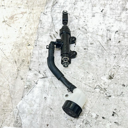 2017 - 2025 SUZUKI GSXR 1000 REAR MASTER CYLINDER BACK BRAKE RESERVOIR STOCK OEM