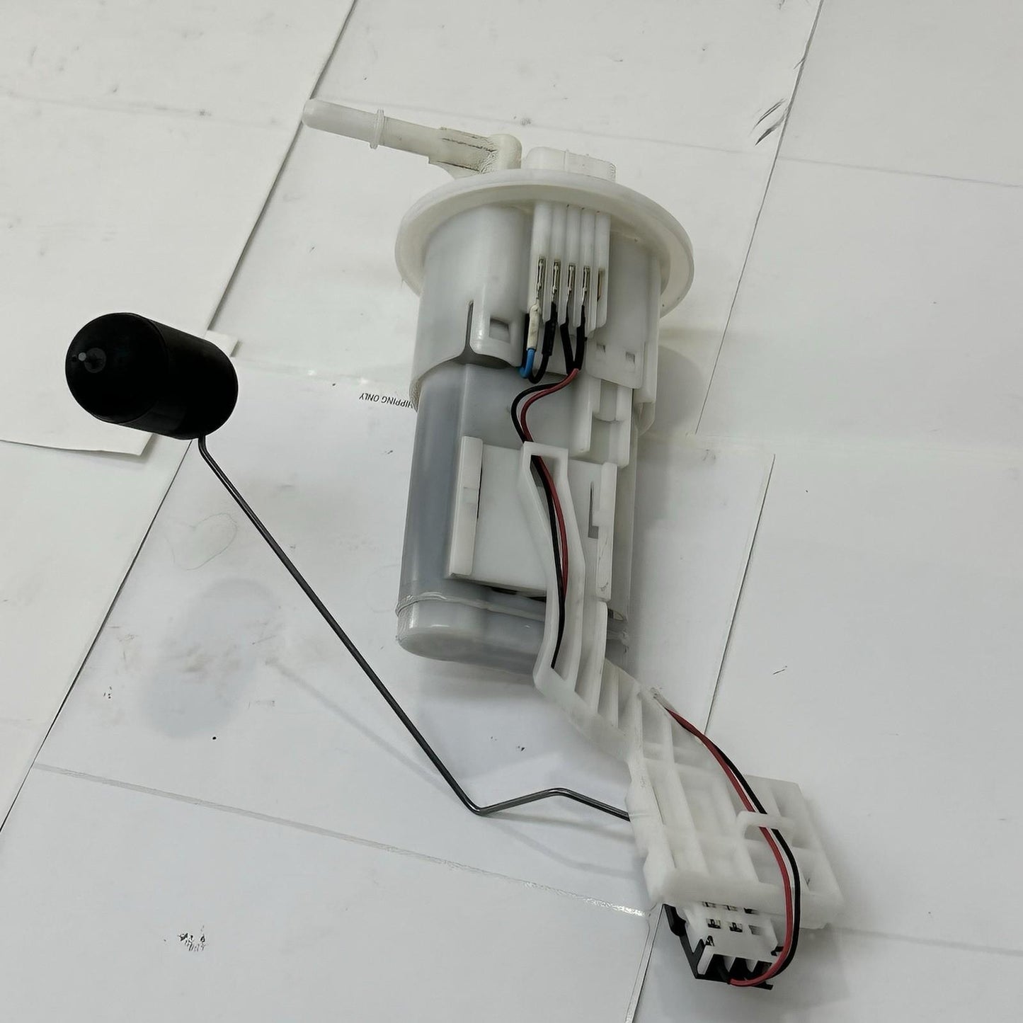 2017 - 2025 SUZUKI GSXR 1000 FUEL PUMP GAS PETROL SENDER UNIT HARDWARE STOCK OEM