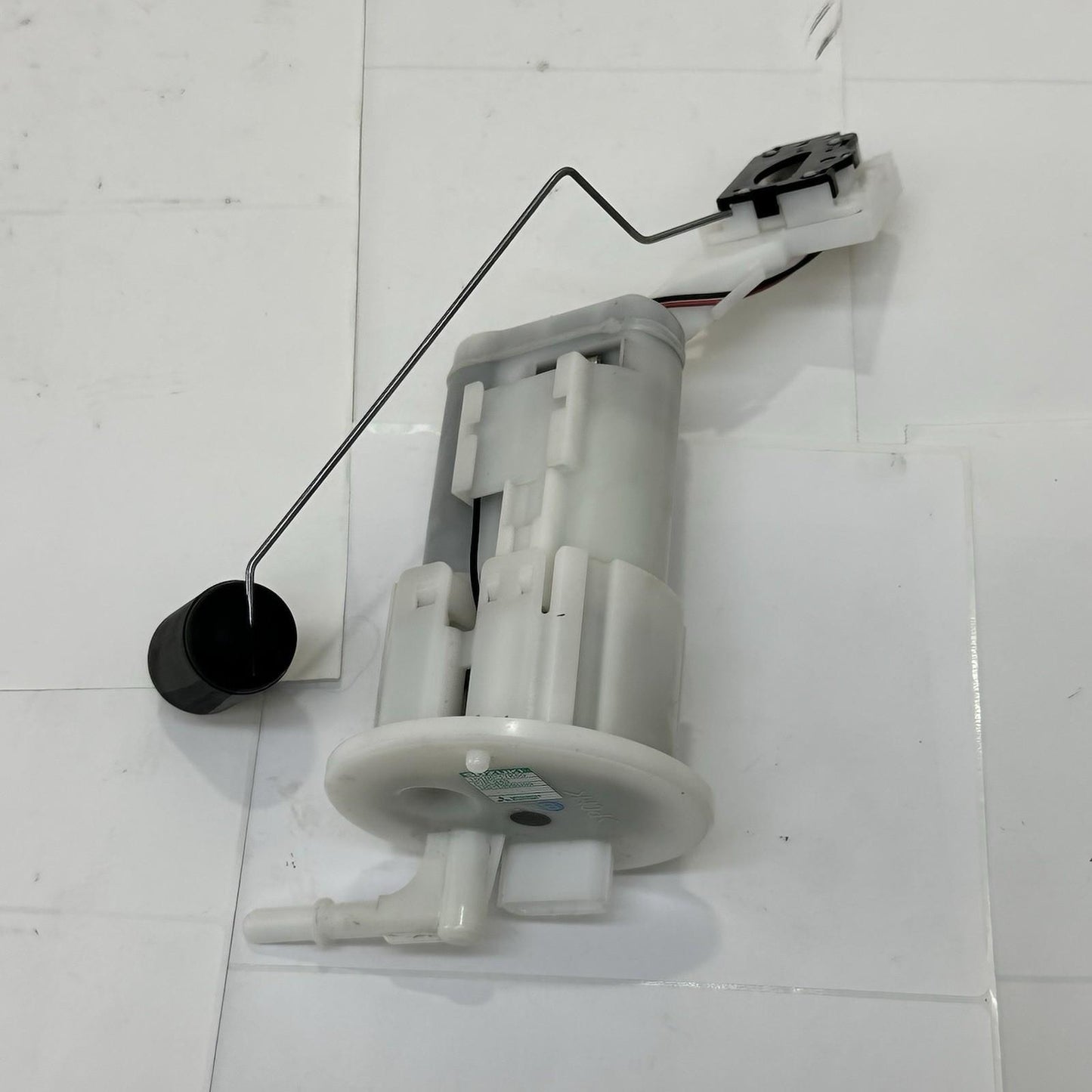 2017 - 2025 SUZUKI GSXR 1000 FUEL PUMP GAS PETROL SENDER UNIT HARDWARE STOCK OEM
