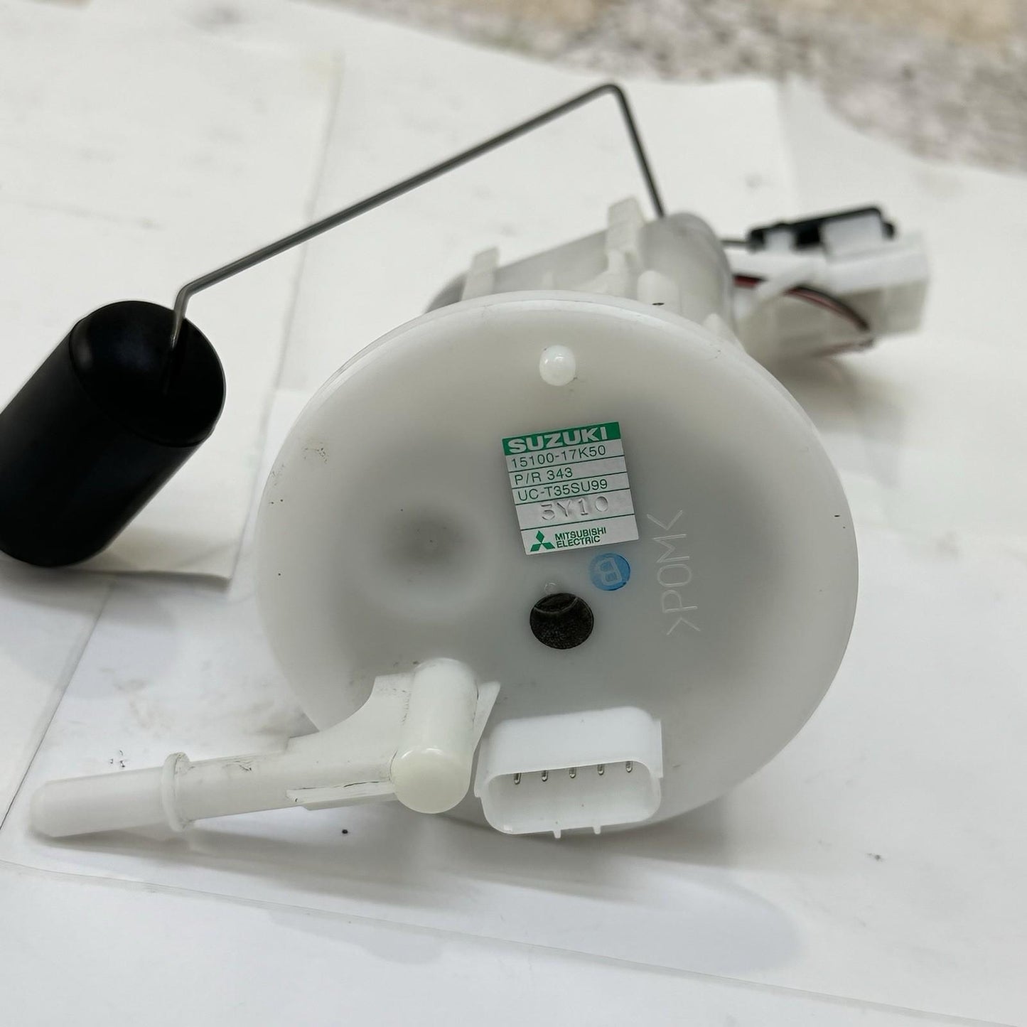 2017 - 2025 SUZUKI GSXR 1000 FUEL PUMP GAS PETROL SENDER UNIT HARDWARE STOCK OEM