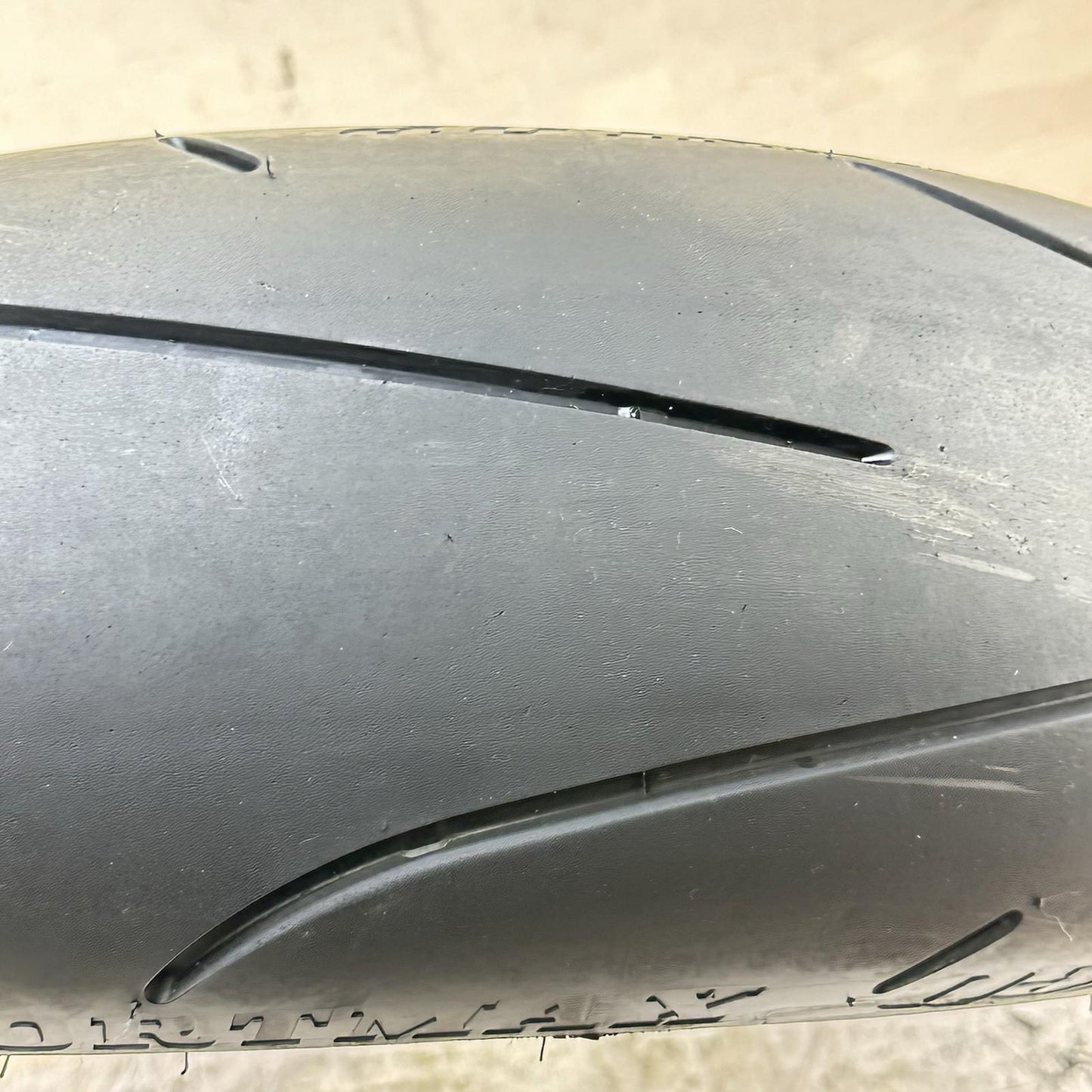 2017 - 2025 SUZUKI GSXR 1000 REAR WHEEL BACK RIM TIRE RUBBER BLACK STOCK OEM