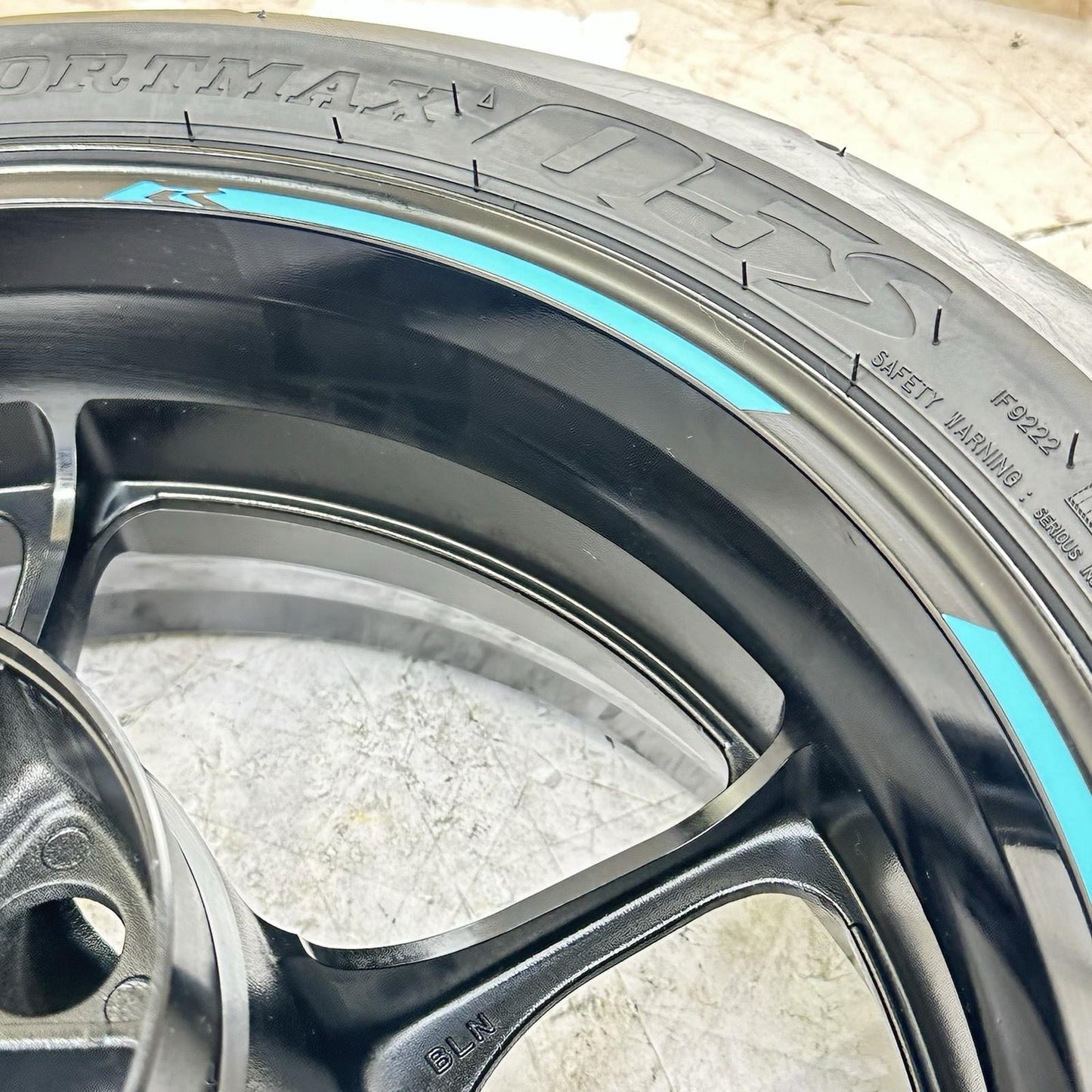 2017 - 2025 SUZUKI GSXR 1000 REAR WHEEL BACK RIM TIRE RUBBER BLACK STOCK OEM