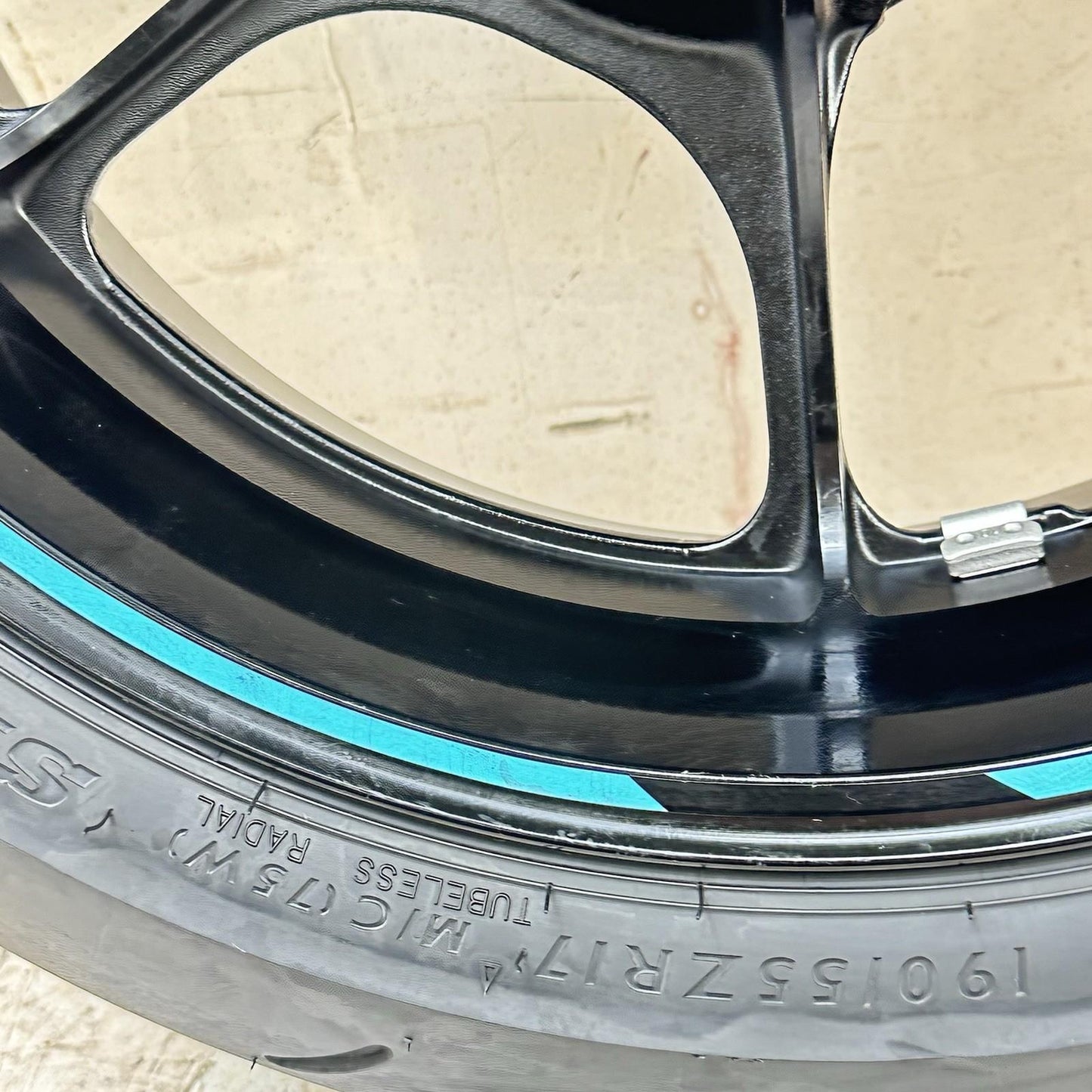 2017 - 2025 SUZUKI GSXR 1000 REAR WHEEL BACK RIM TIRE RUBBER BLACK STOCK OEM