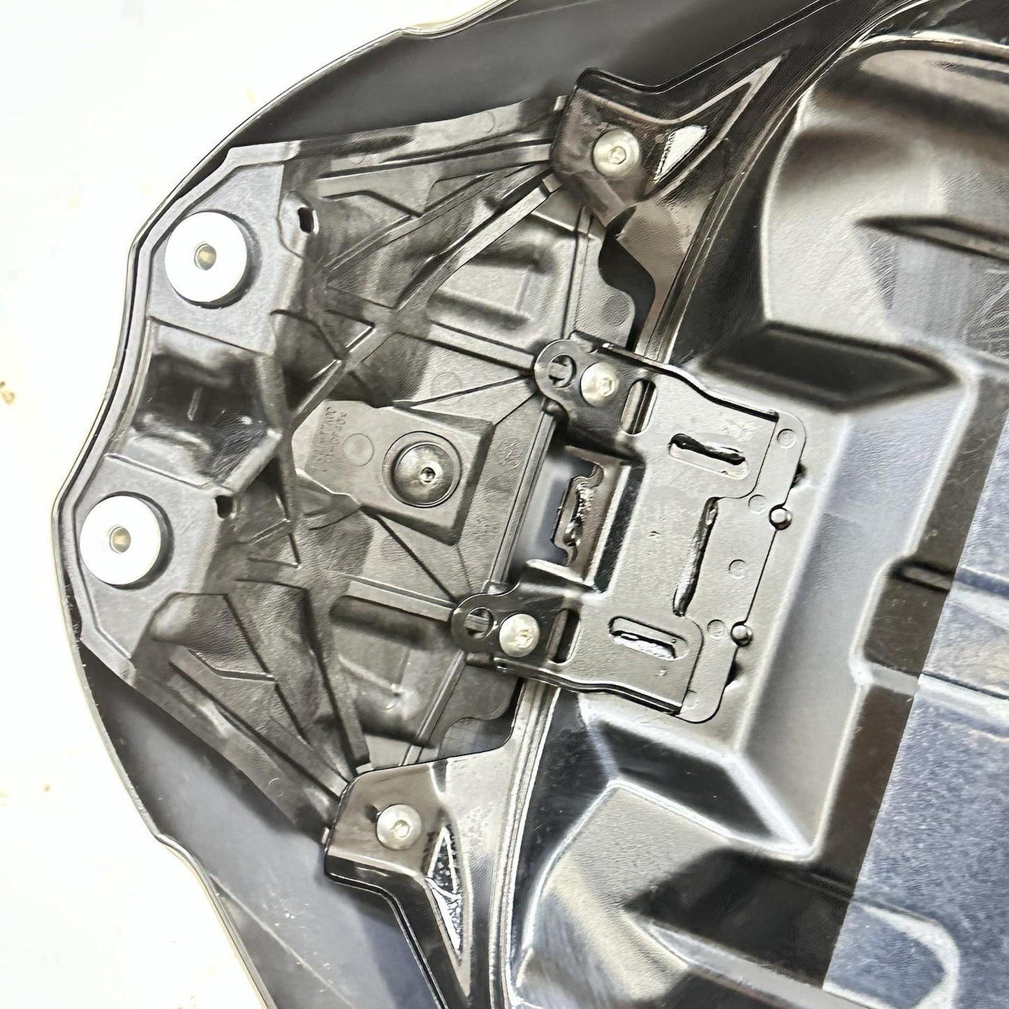 2017 - 2025 SUZUKI GSXR 1000 FUEL TANK GAS PETROL RESERVIOR BLACK STOCK OEM