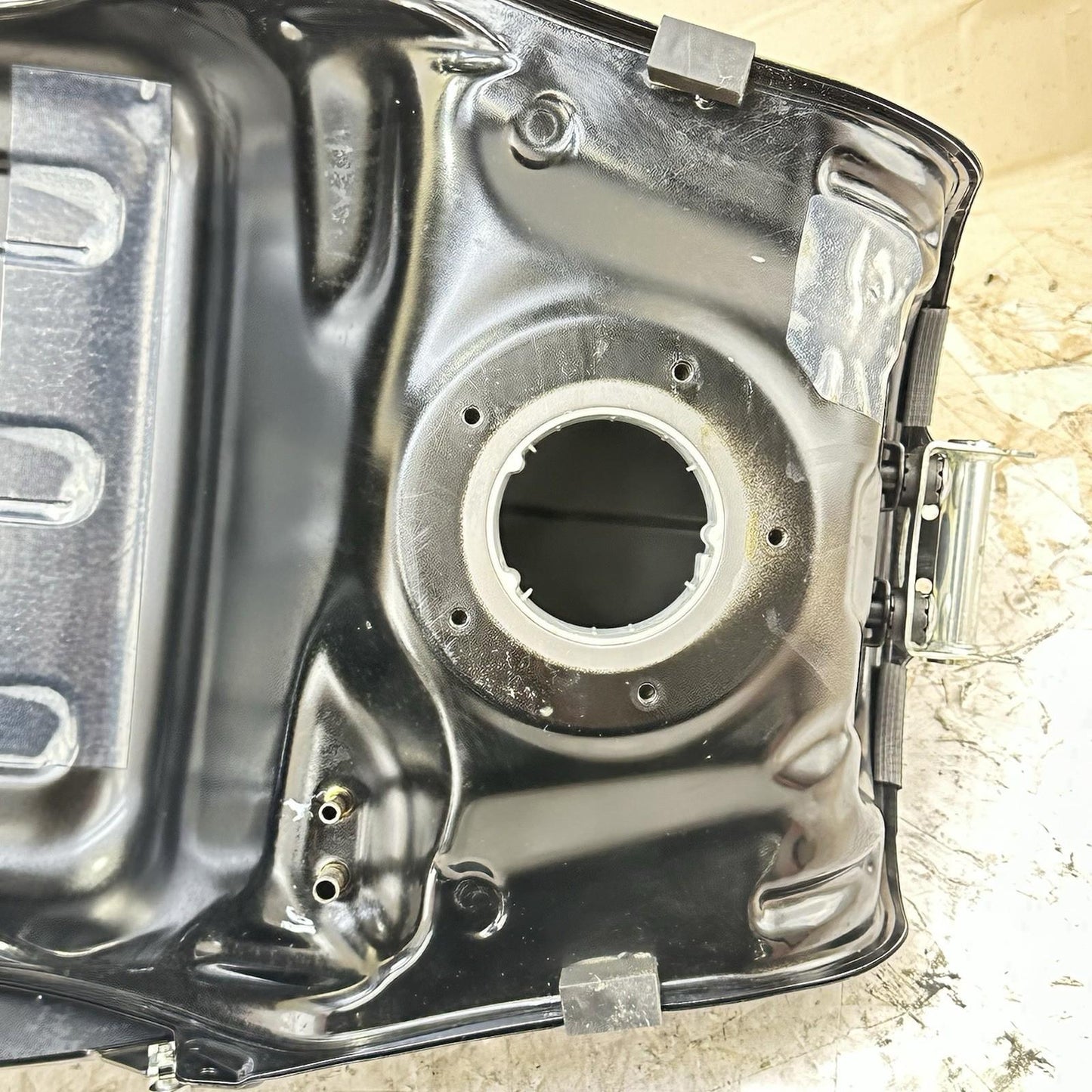 2017 - 2025 SUZUKI GSXR 1000 FUEL TANK GAS PETROL RESERVIOR BLACK STOCK OEM