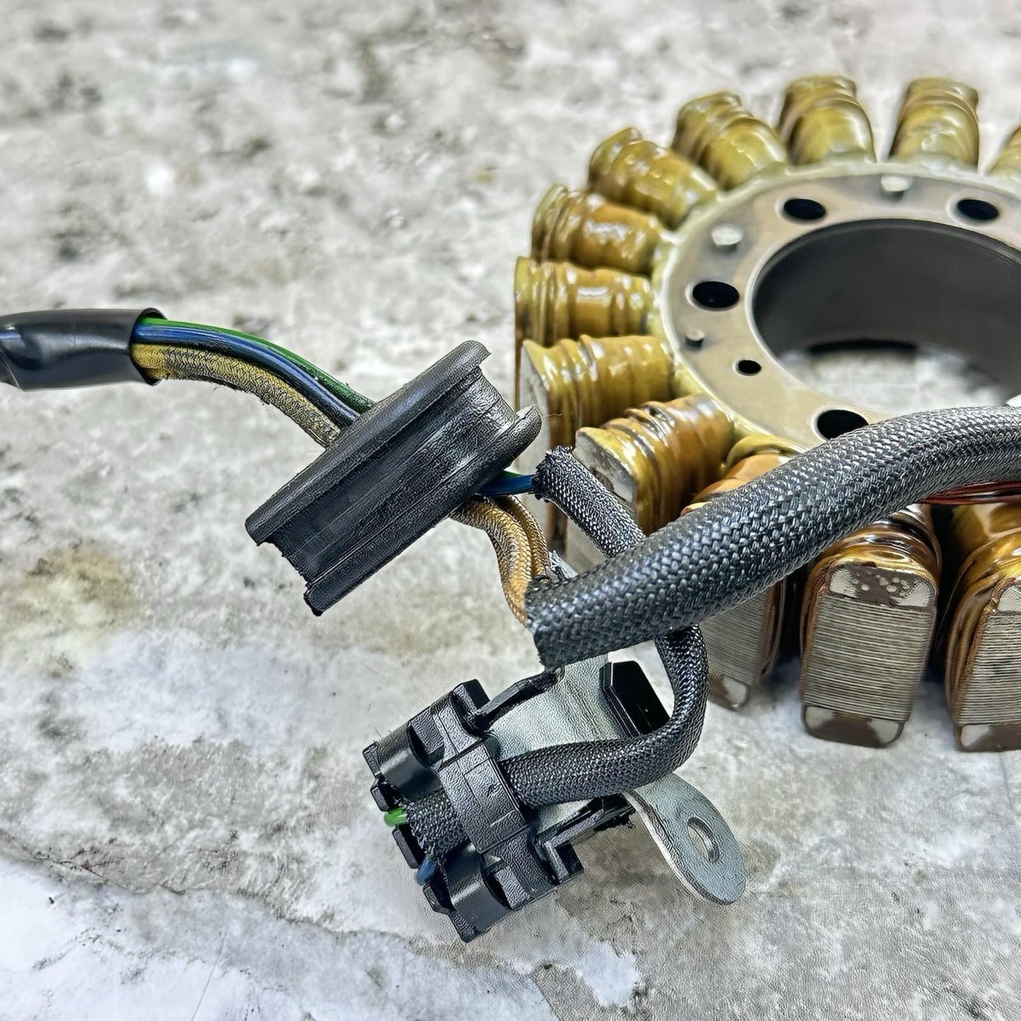 2017 - 2025 SUZUKI GSXR 1000 STATOR MAGNETO ALTERNATOR GENERATOR STOCK OEM