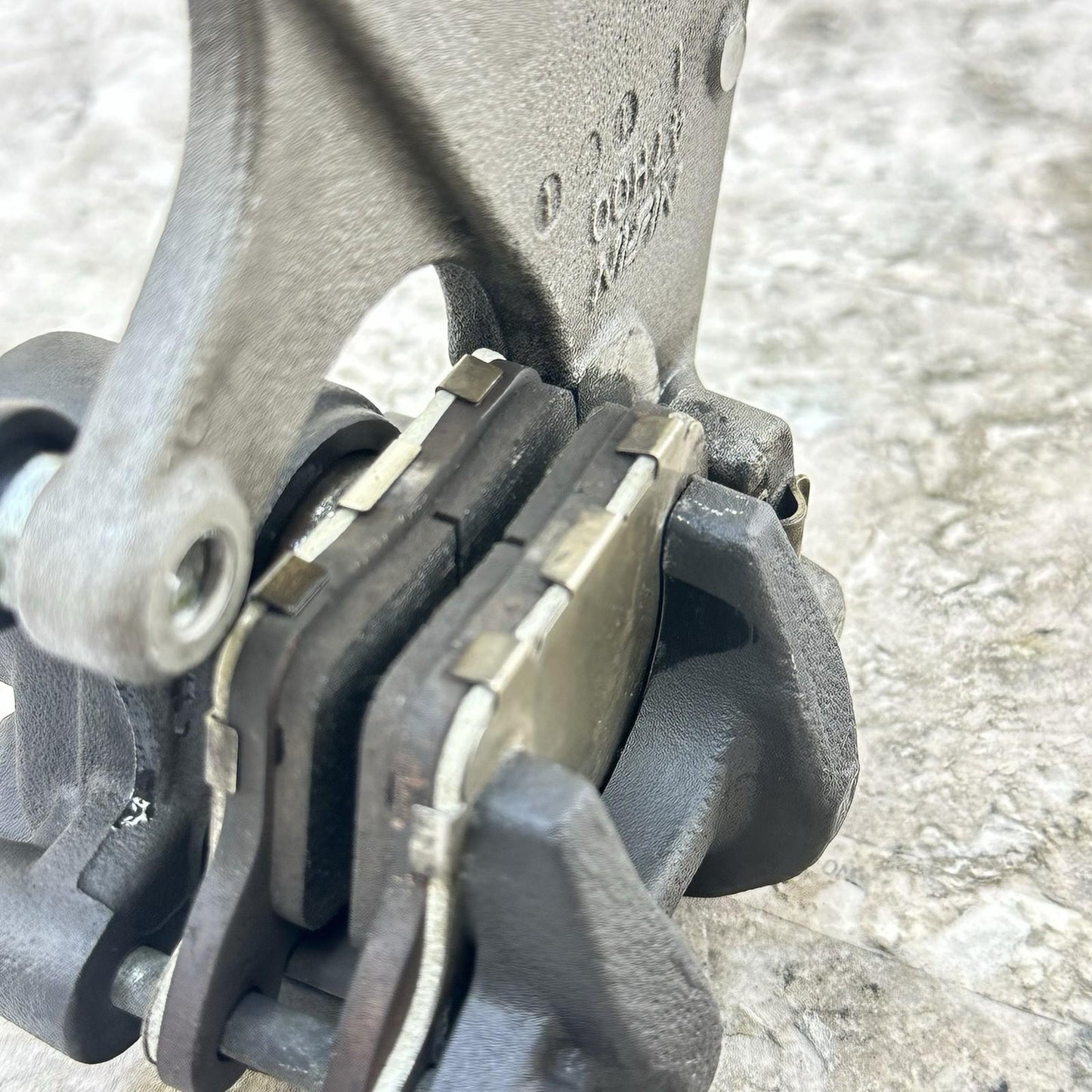 2011 - 2022 SUZUKI GSXR 600 GSXR 750 REAR CALIPER BACK BRAKE WHEEL PADS BRACKET