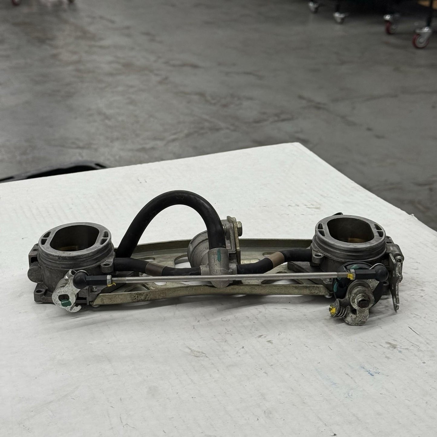 2008 - 2010 DUCATI 848 THROTTLE BODY injection unit superbike 28240803A