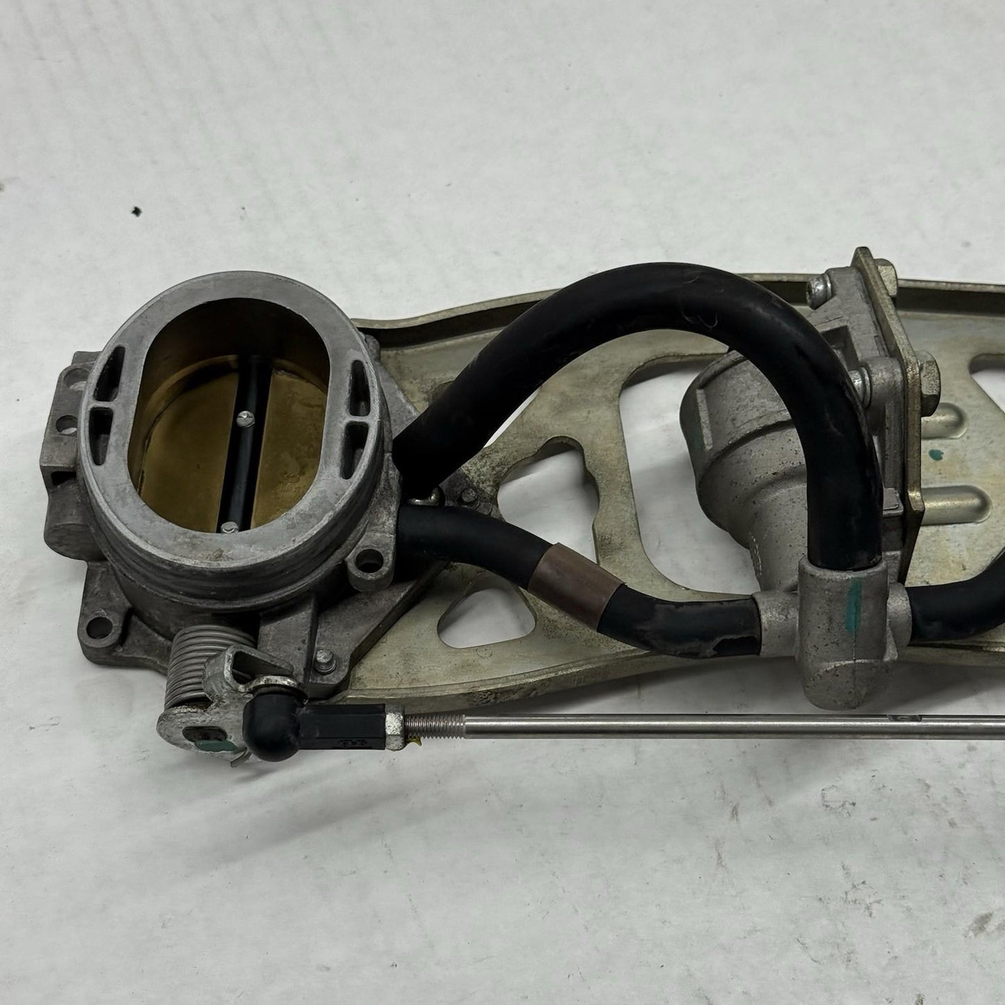 2008 - 2010 DUCATI 848 THROTTLE BODY injection unit superbike 28240803A