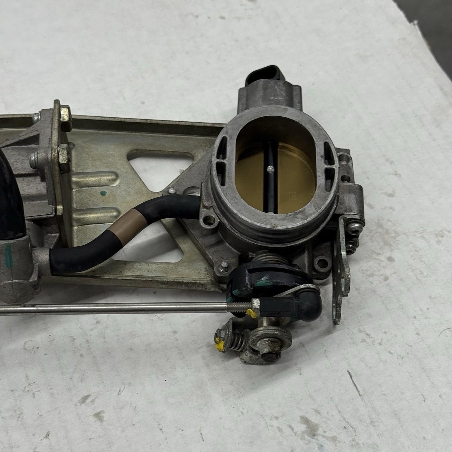 2008 - 2010 DUCATI 848 THROTTLE BODY injection unit superbike 28240803A