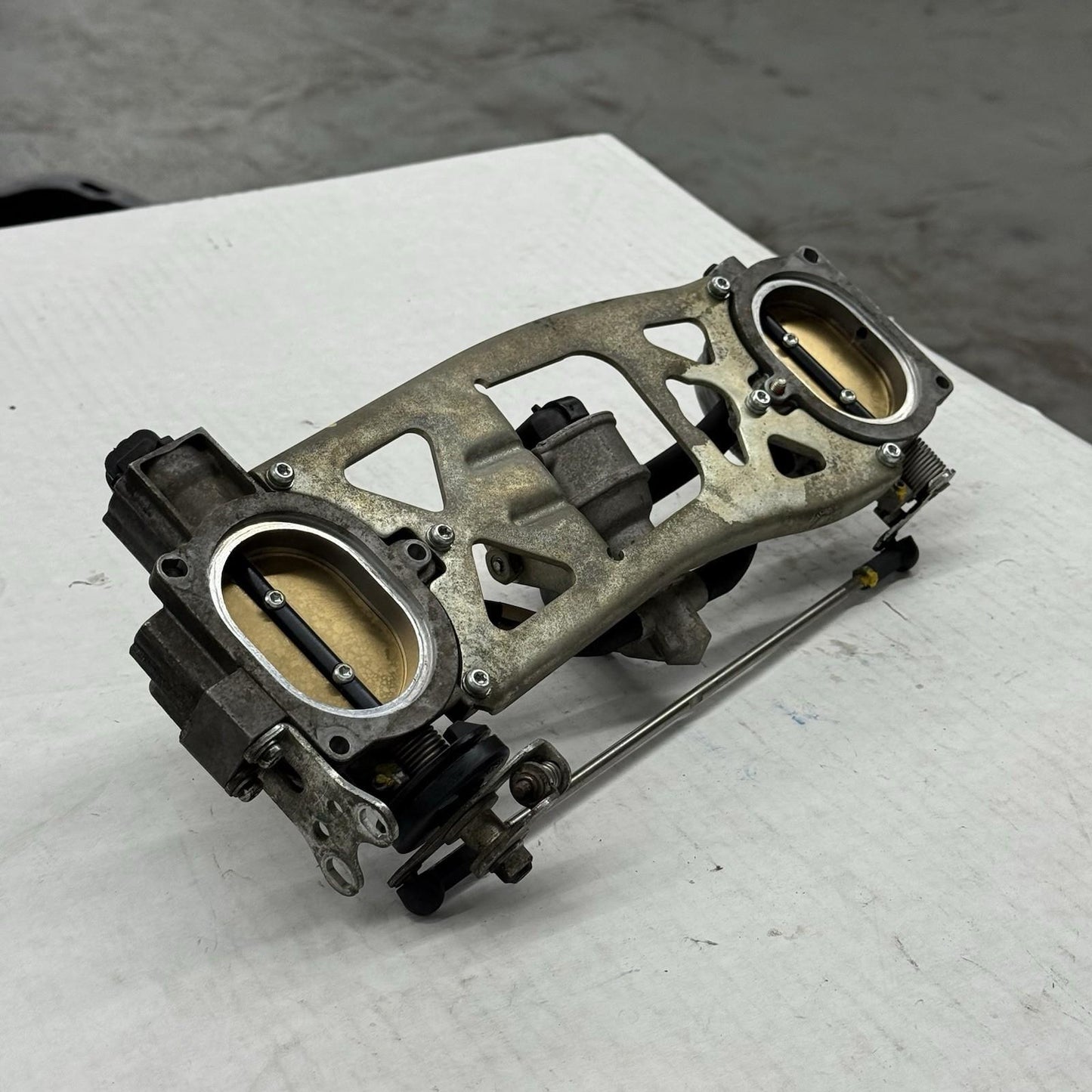 2008 - 2010 DUCATI 848 THROTTLE BODY injection unit superbike 28240803A